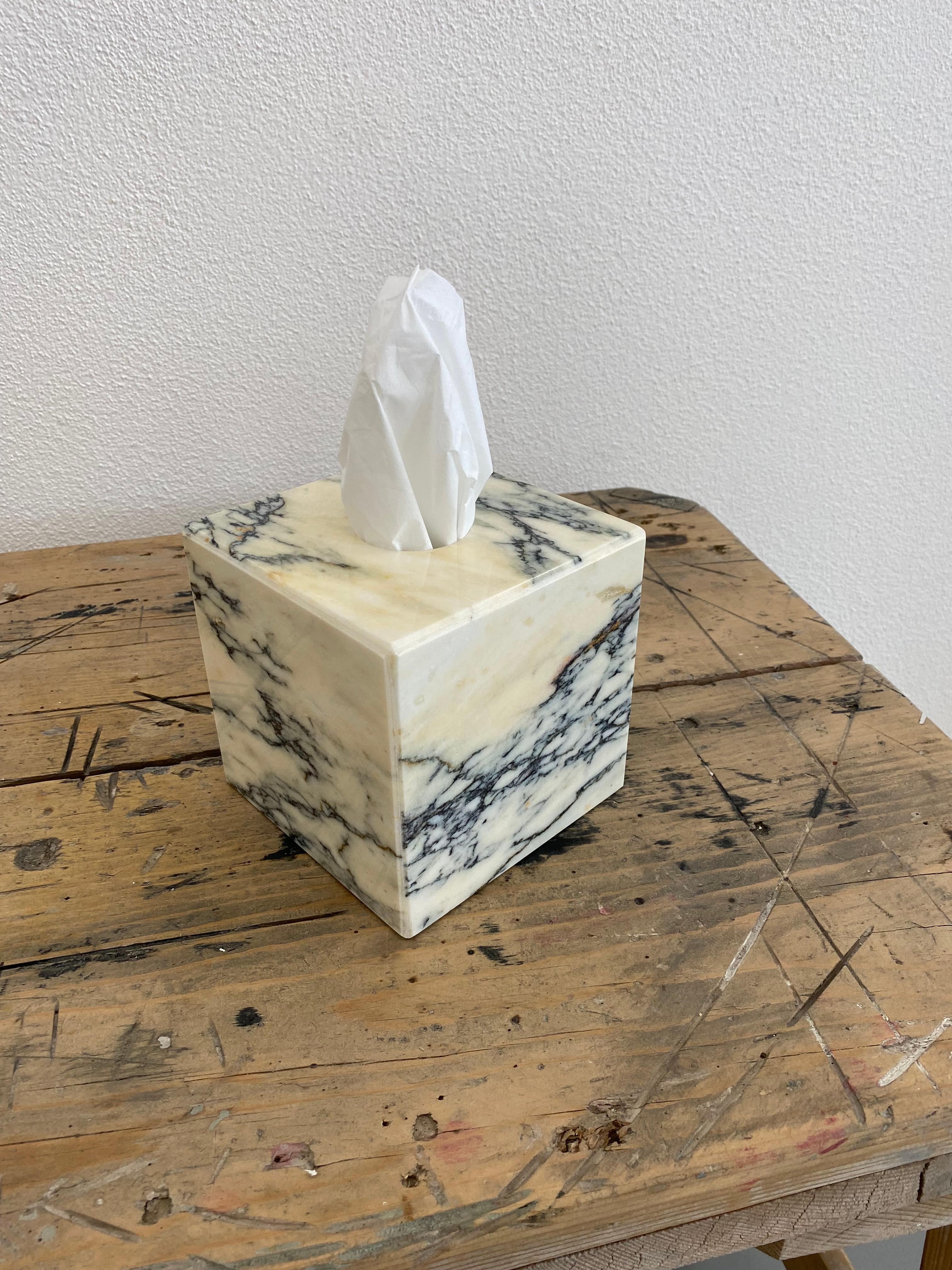 Handmade Squared Tissues Cover Box in Paonazzo Marble For Sale 1