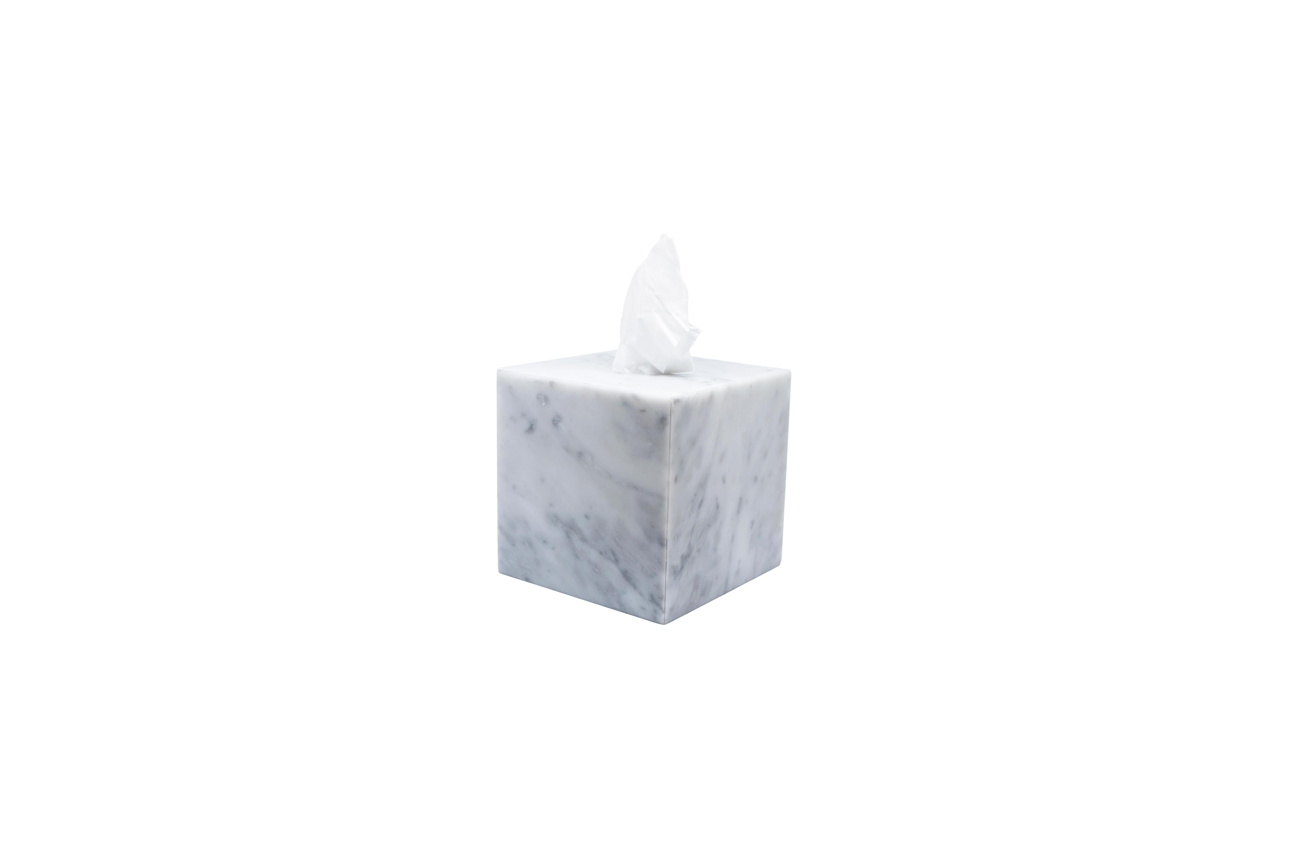 Squared tissues cover box in white Carrara marble. Available also in grey or black marble.
Each piece is in a way unique (every marble block is different in veins and shades) and handmade by Italian artisans specialized over generations in