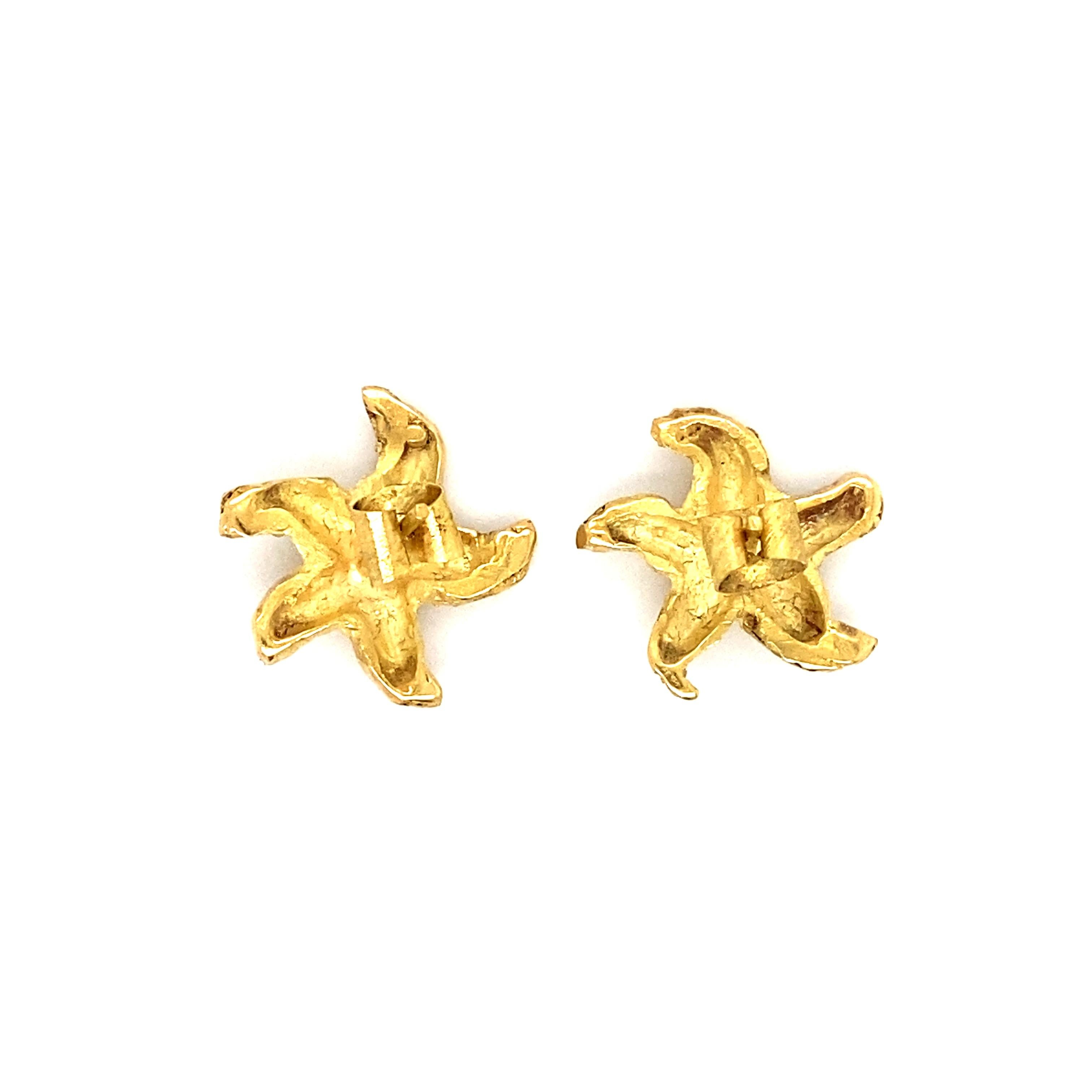 Retro Handmade Starfish Stud Earrings in 18 Karat Yellow Gold For Sale
