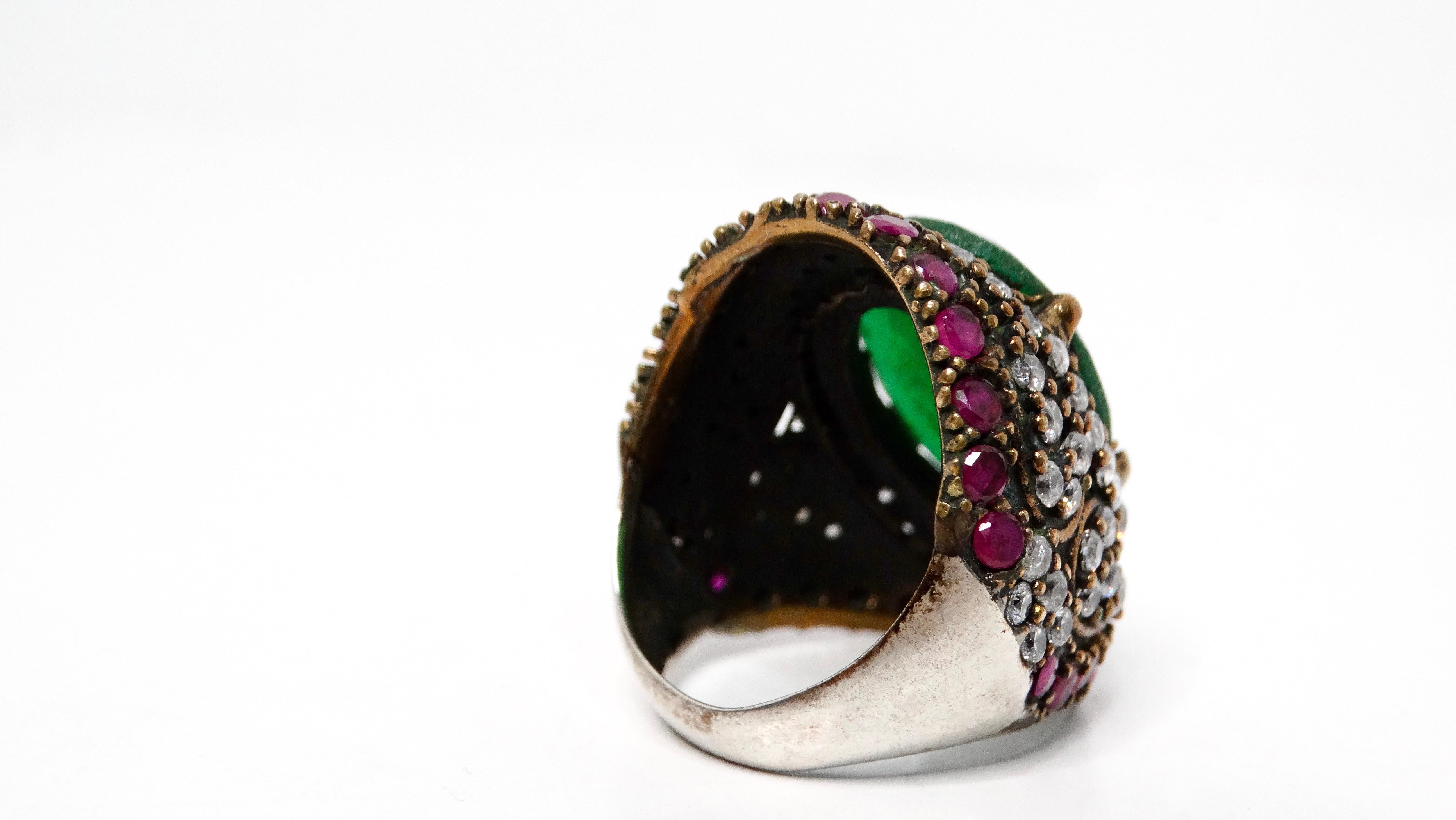Anello da cocktail in costume in argento sterling con smeraldo e strass, fatto a mano in vendita 1