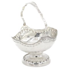 Ciotola con incisione floreale in argento Sterling fatta a mano con manico