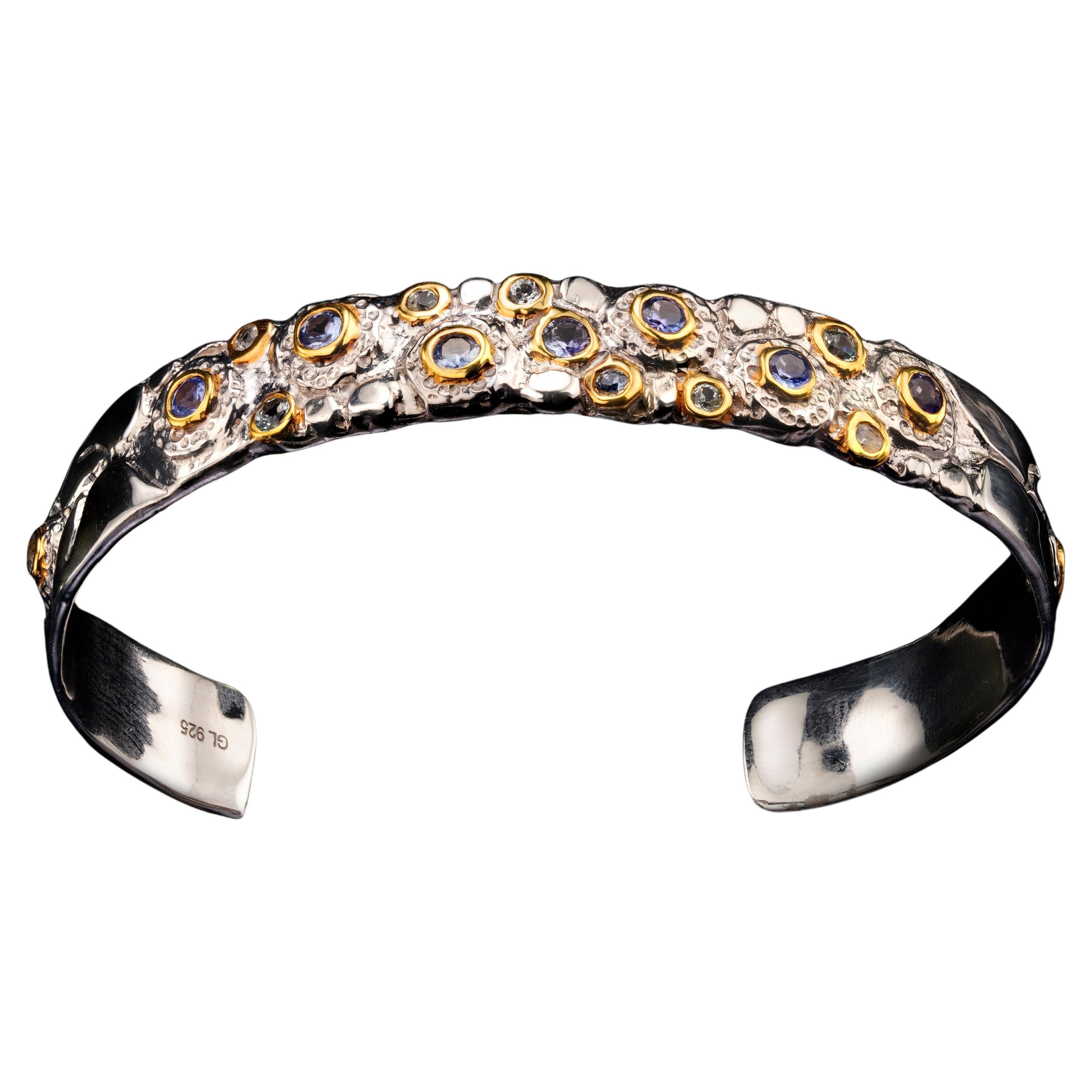 Bracciale fatto a mano in argento 925 con pietre multiple e accenti d'oro in vendita
