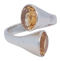 Handgefertigter zweisteiniger Citrin-Ring aus Sterlingsilber