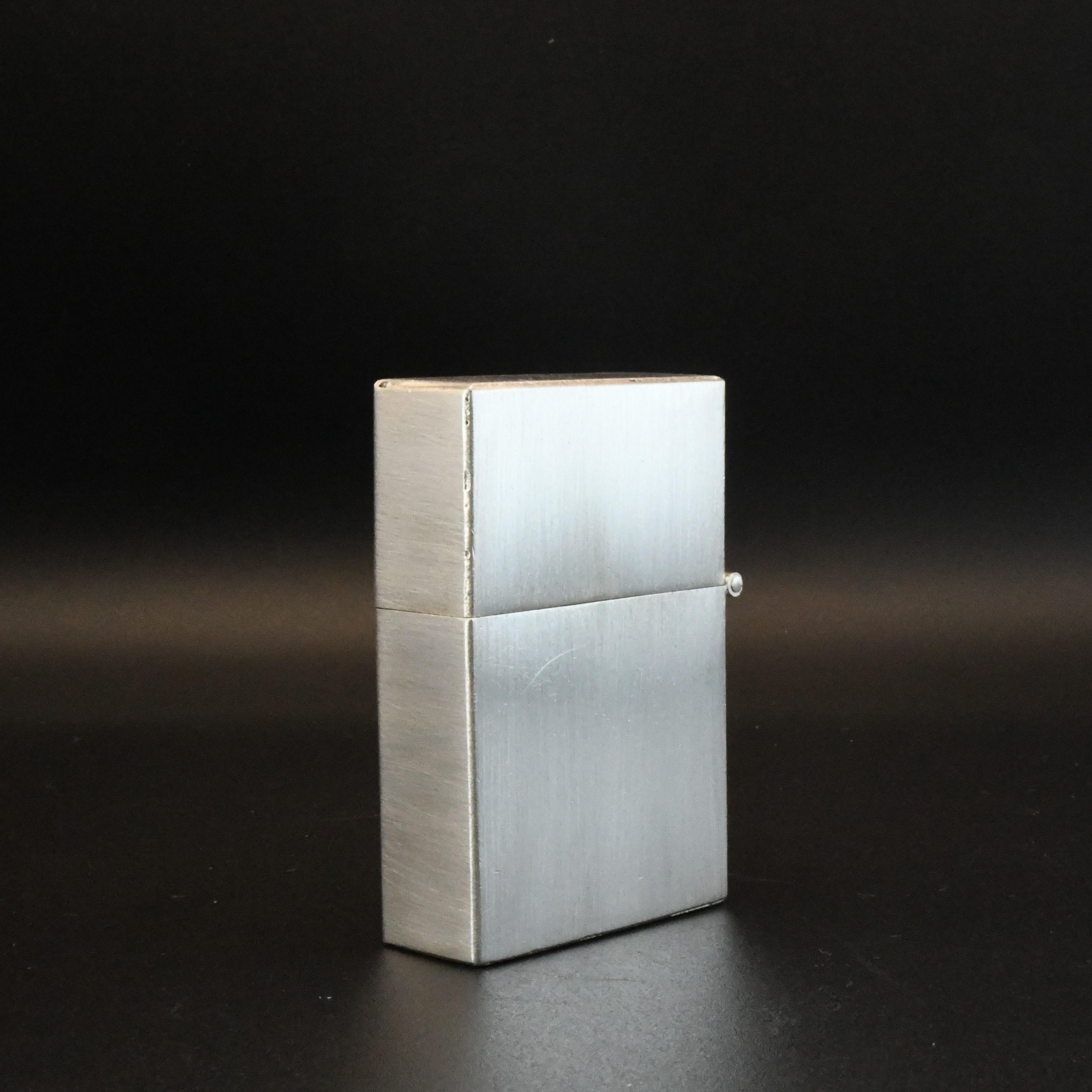 Femenino o masculino Encendedor de combustible estilo Zippo de plata de ley hecho a mano en venta