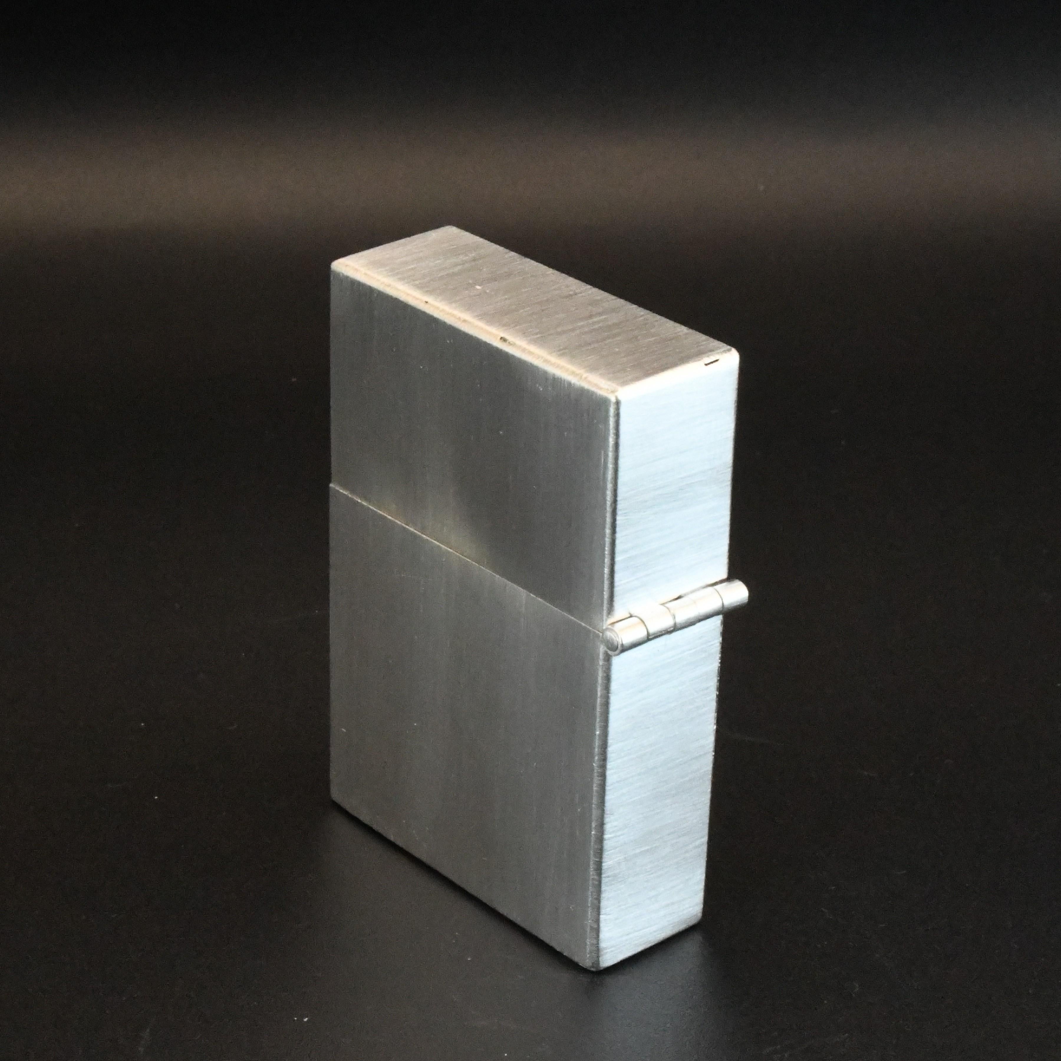 Encendedor de combustible estilo Zippo de plata de ley hecho a mano en venta 1