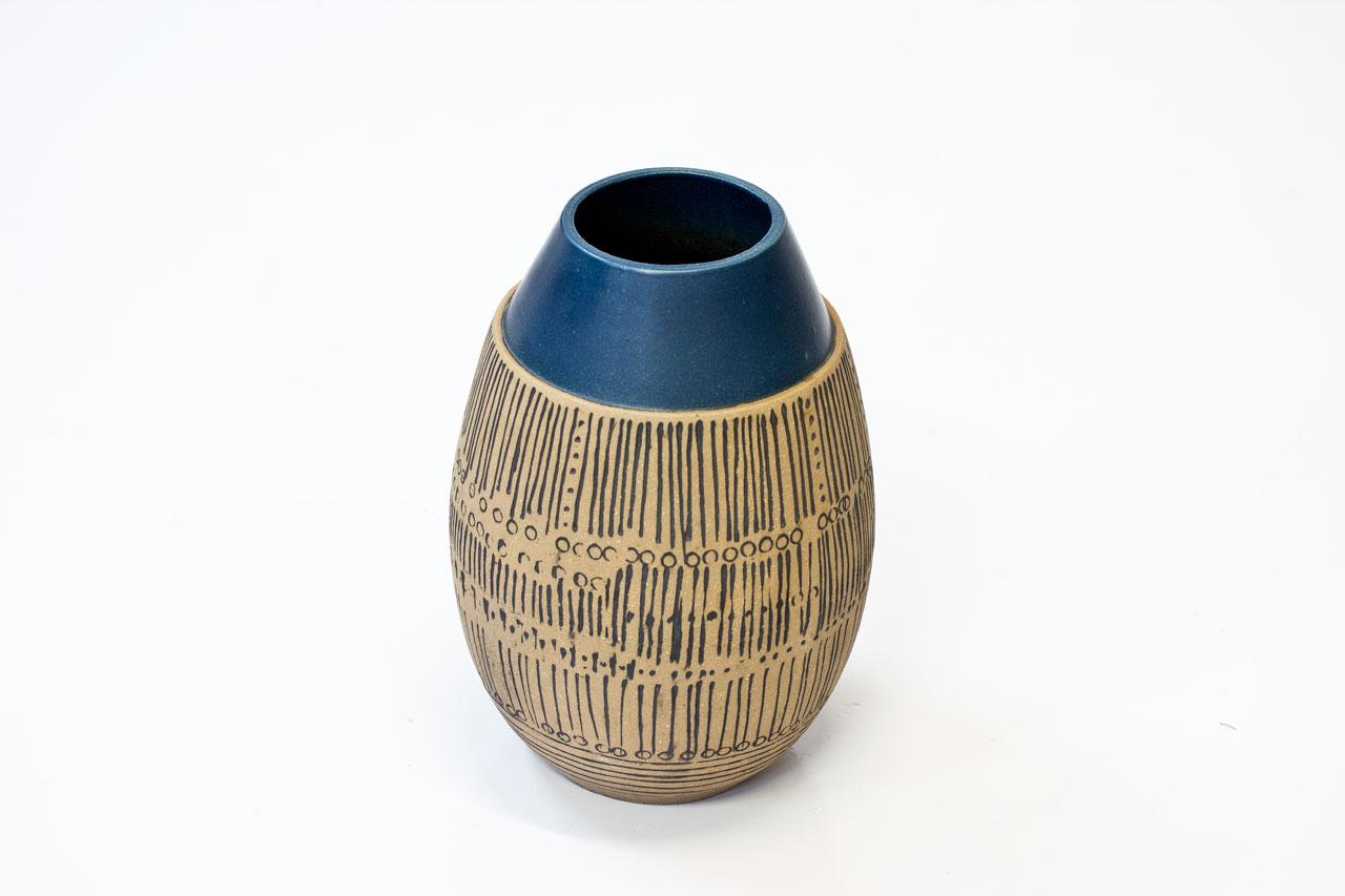 Floor vase from the ”Granada” series designed by Lisa Larson for Gustavsberg in Sweden. Handmade during the 1960s. Vase made from stoneware with tribal pattern.