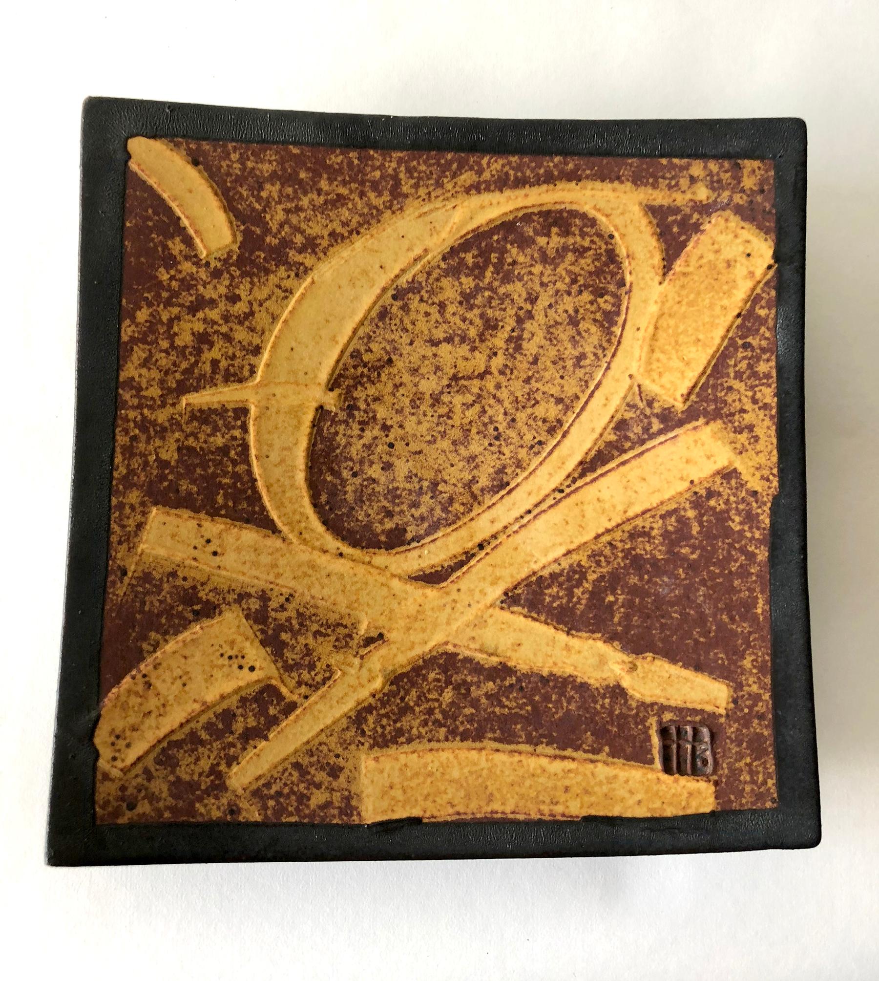 Stoneware tray or wall piece with superb graphic design, created by Patrick Horsley of Portland, Oregon. Piece is signed as seen in my third picture. Two holes on the foot indicate that is can be used as a wall decoration as well. Measures 9.5