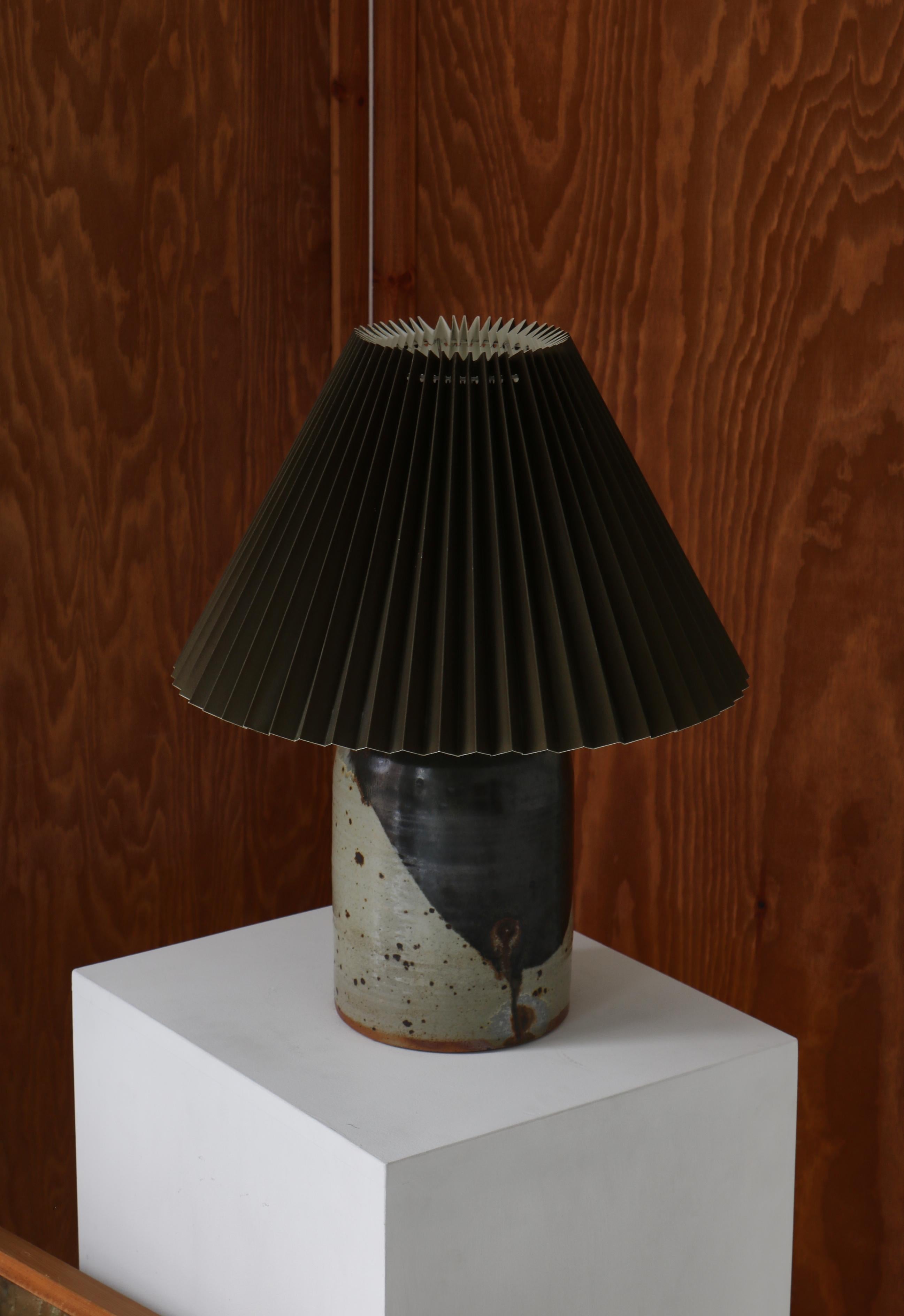Beautiful vintage stoneware table lamp with salt glazing by Ulla Brix at the workshop 