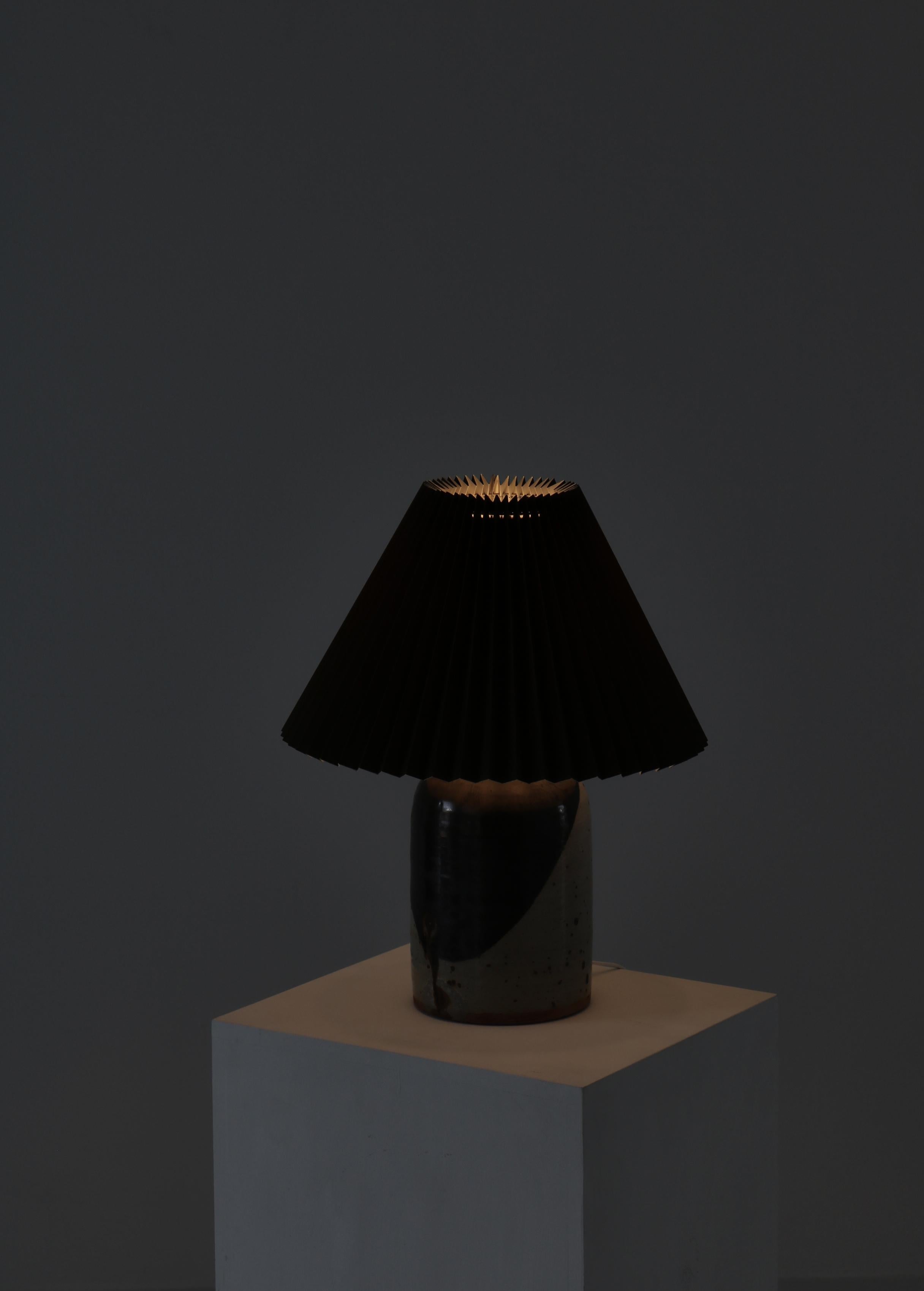 Handmade Stoneware Table Lamp by Ulla Brix, Långhult, Sweden, 1970s For Sale 3