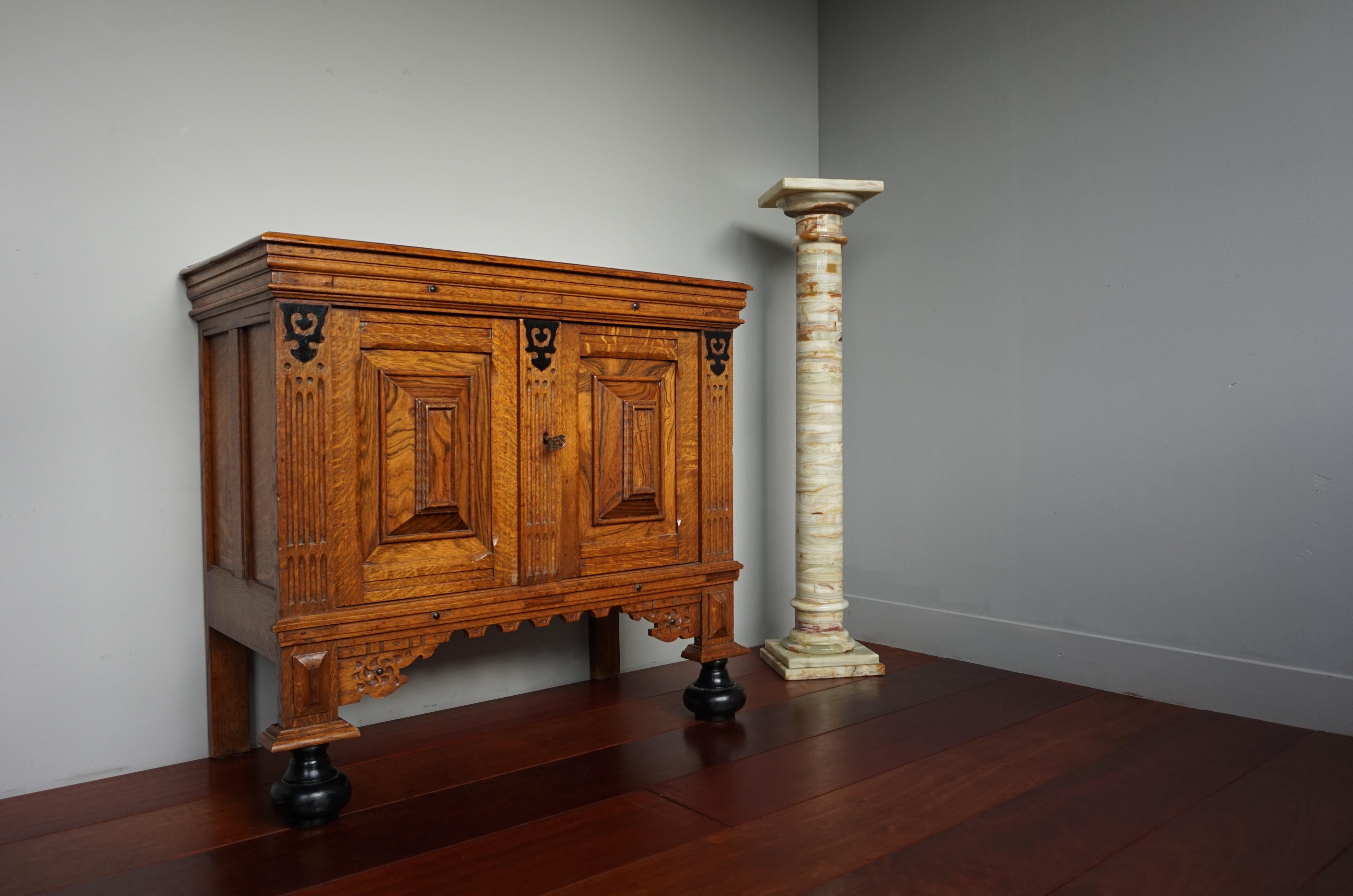 Handmade and Stunning Onyx Mineral Stone Tuscan Column Pedestal