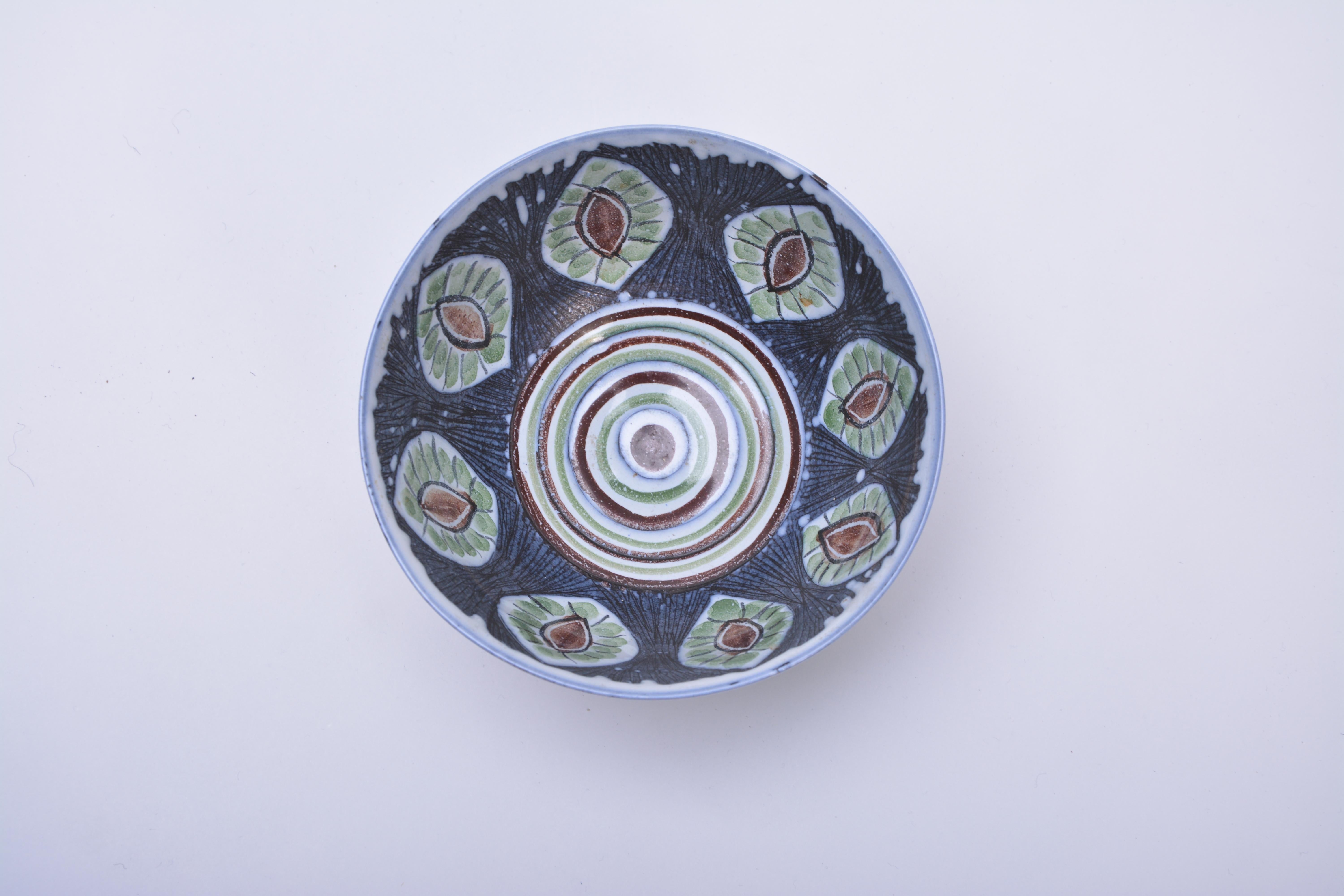 Handmade Swedish Mid-Century Modern Ceramic bowl by Alingsås Ceramic In Good Condition For Sale In Berlin, DE