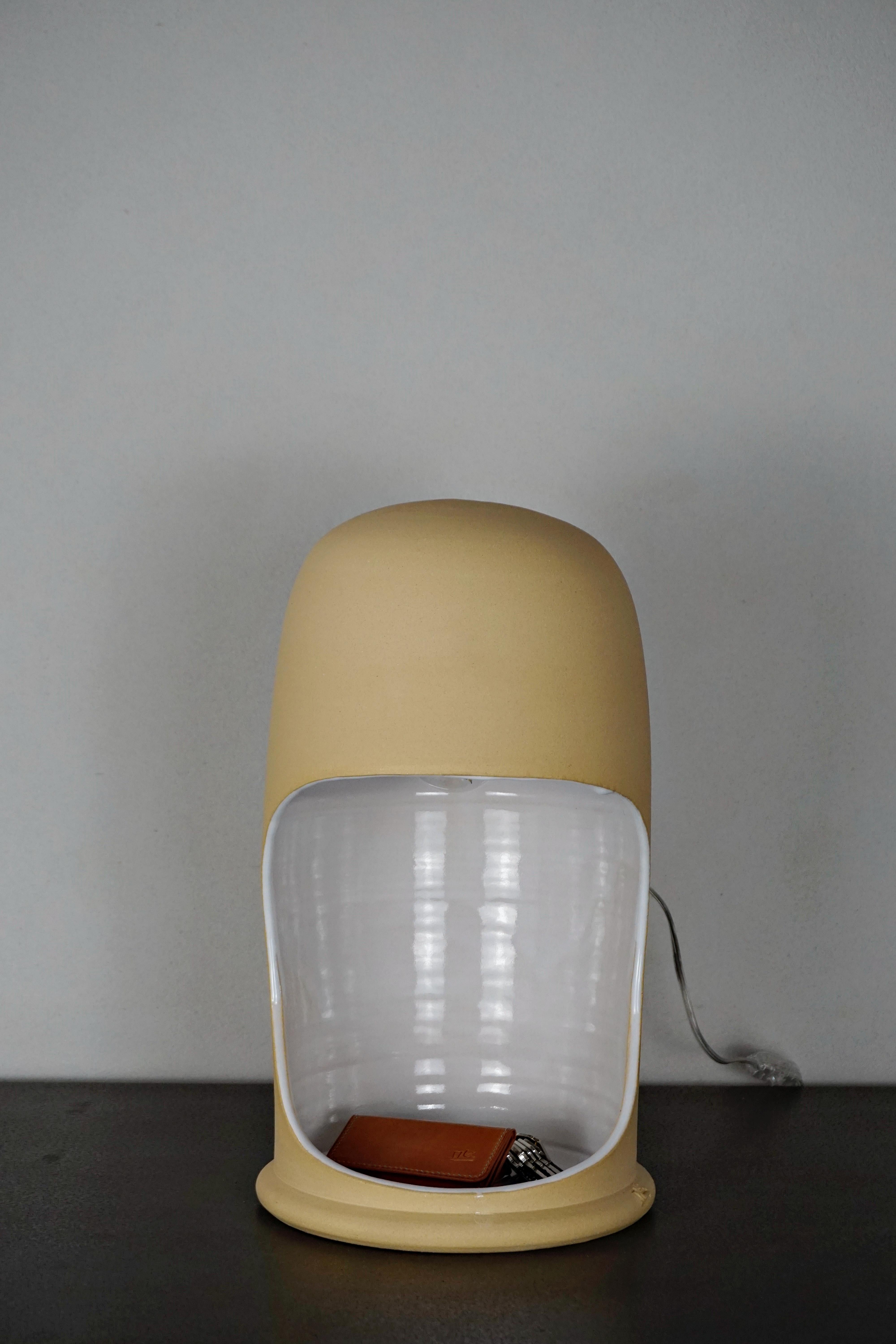 Handgefertigte Tischlampe Pac-Man, Taschendieb, Keramik Weiß/Beige (Glasiert) im Angebot
