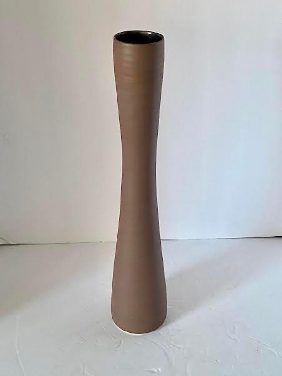 Contemporary Italian collection of handmade fine ceramic slender shaped vases in two sizes.
Can be custom ordered by size and color.
XS 16
