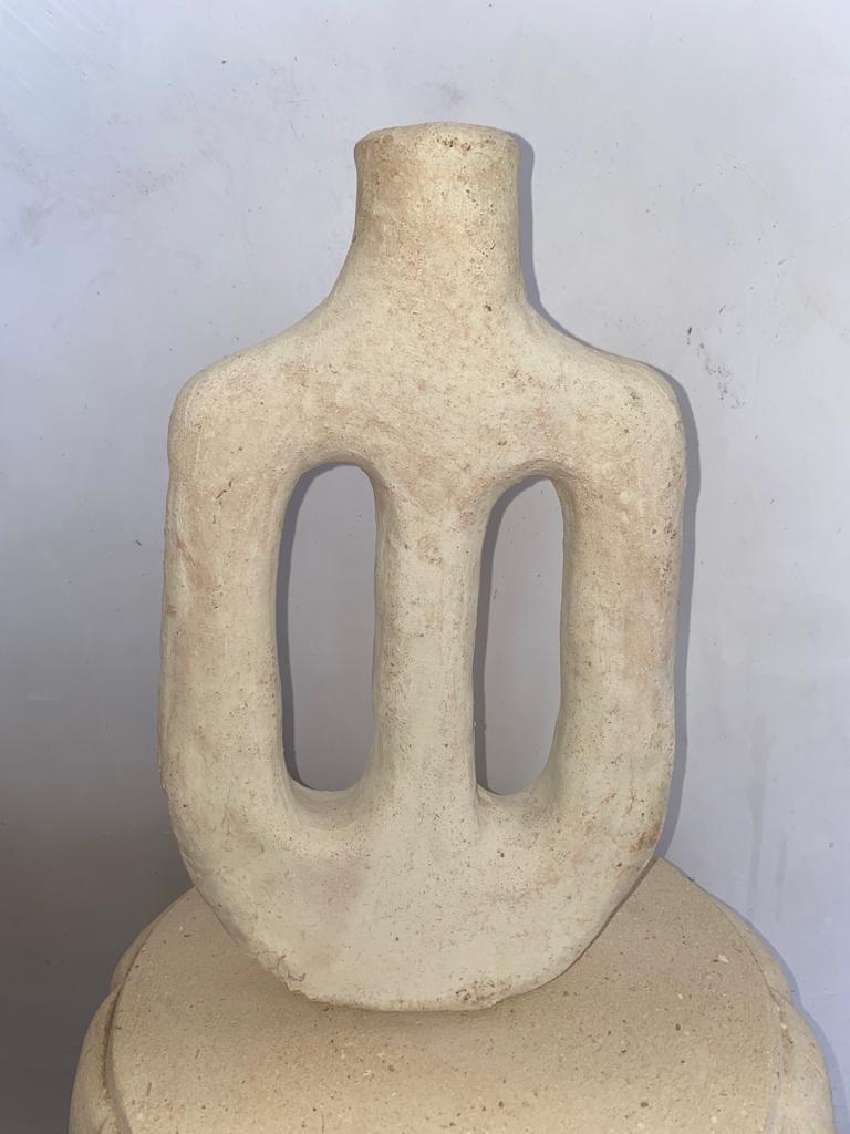 Vaso Tamegroute fatto a mano 1 di Contemporary Orientalism.
Dimensioni: D. 23 x H. 36 cm.
Materiali: Ceramica di tamegroute naturale fatta a mano.


