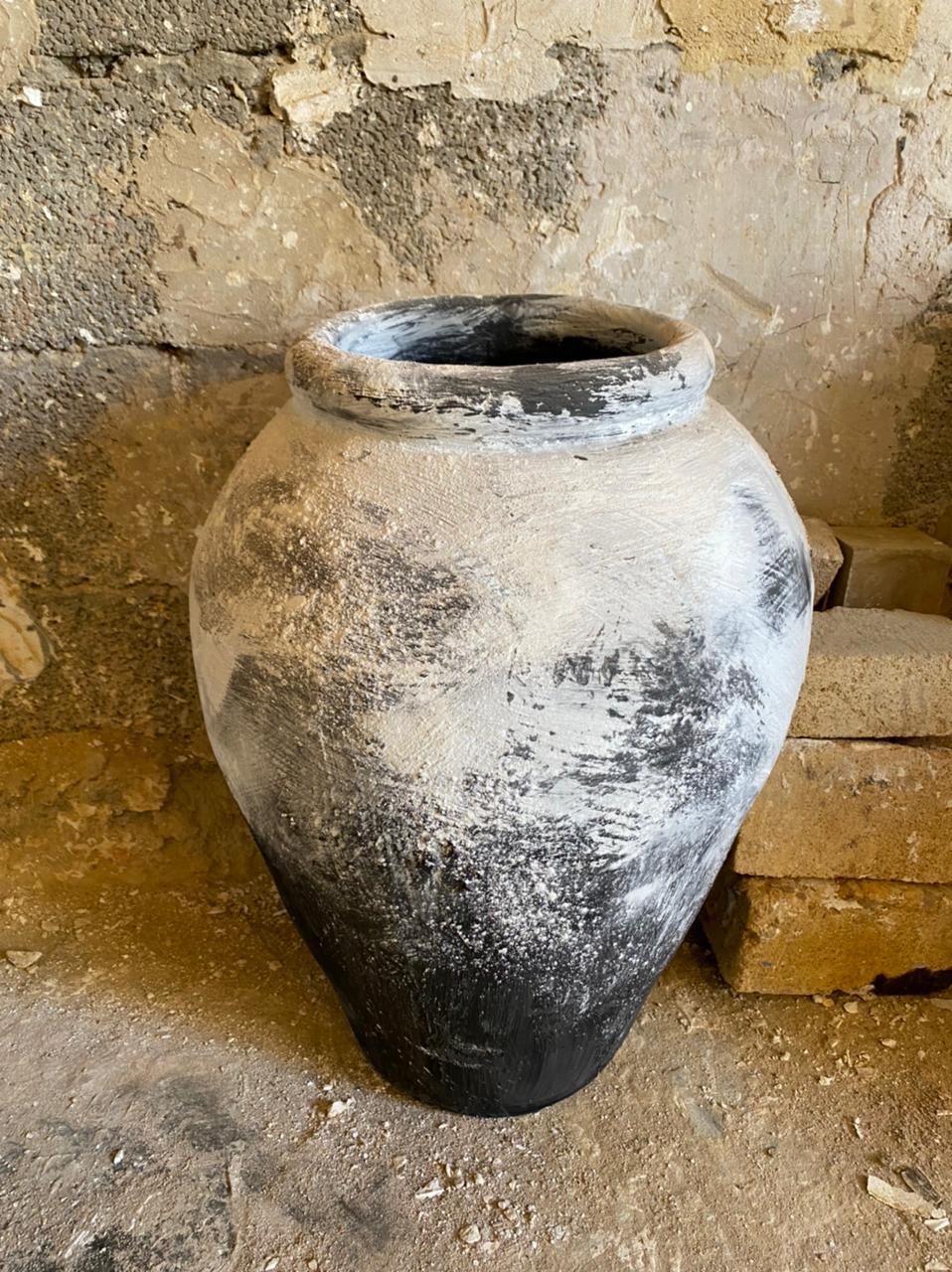 Vaso Tamegroute fatto a mano 8 by Orientalismo contemporaneo
Dimensioni: D 40 x H 60 cm
Materiali: Ceramica di tamegroute naturale fatta a mano.

 