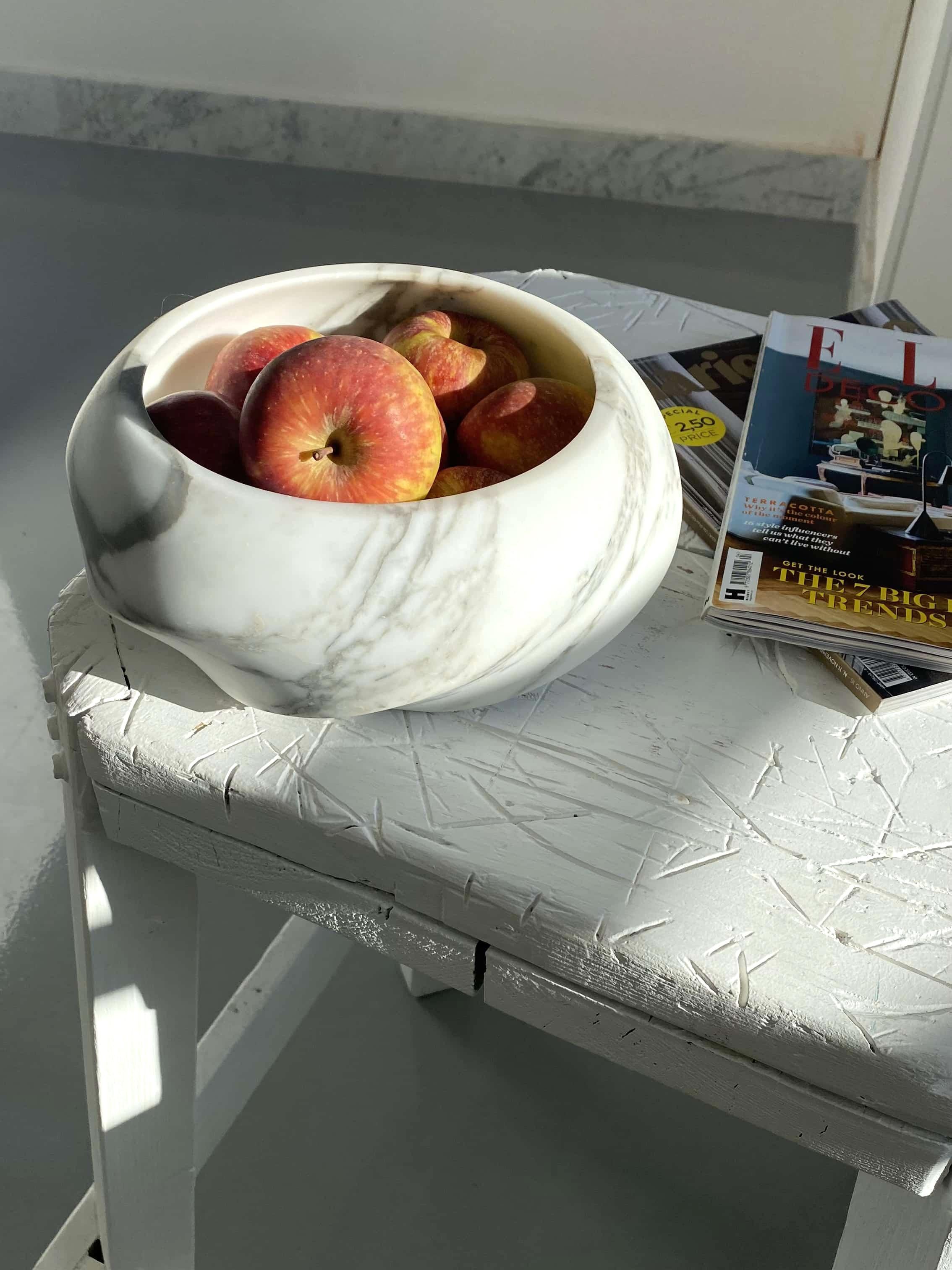 Contemporary Handmade Tango Tray in Arabescato Marble For Sale