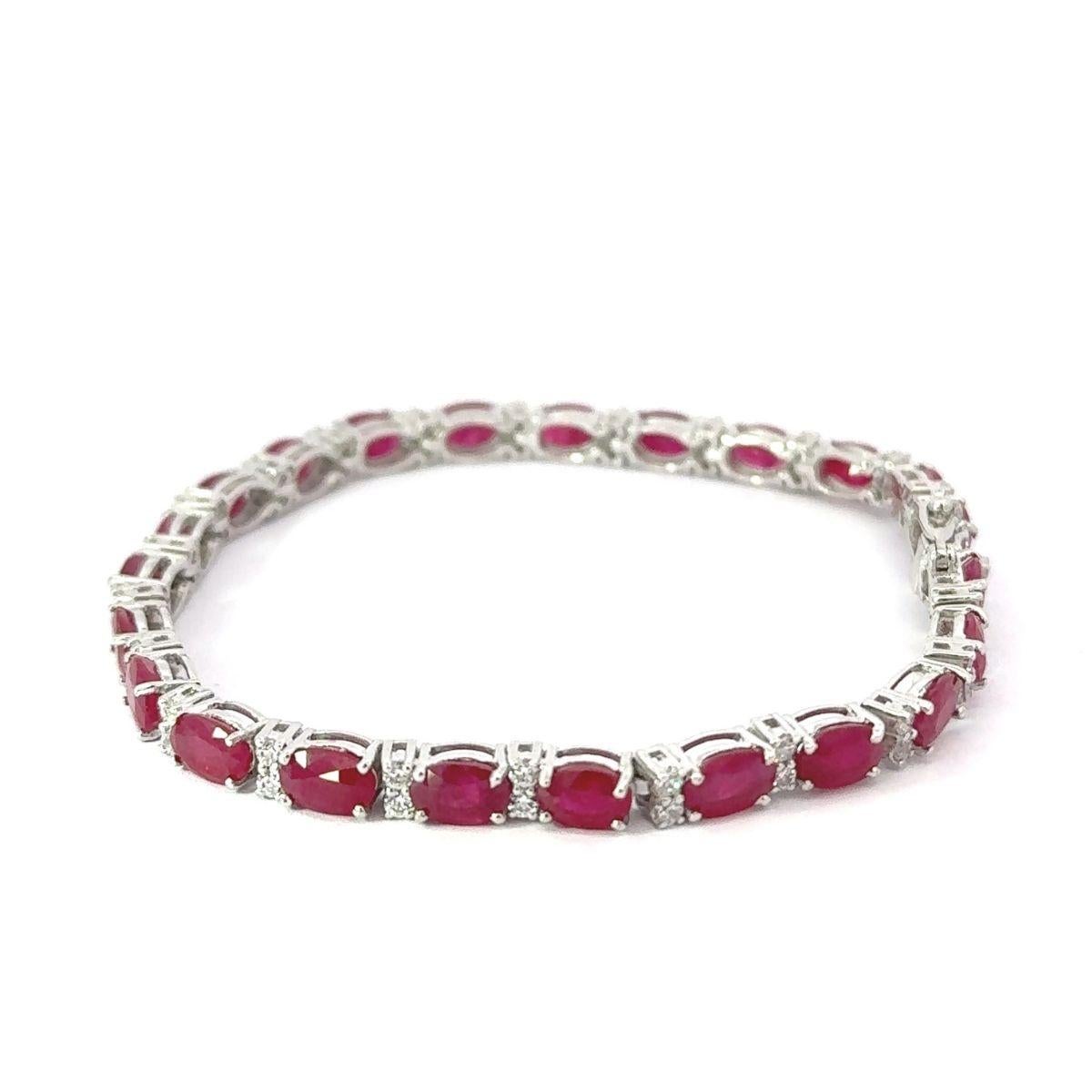 Modernist Elegant Natural Ruby Zirconia Tennis Bracelet Gift for Sister in 925 Silver For Sale