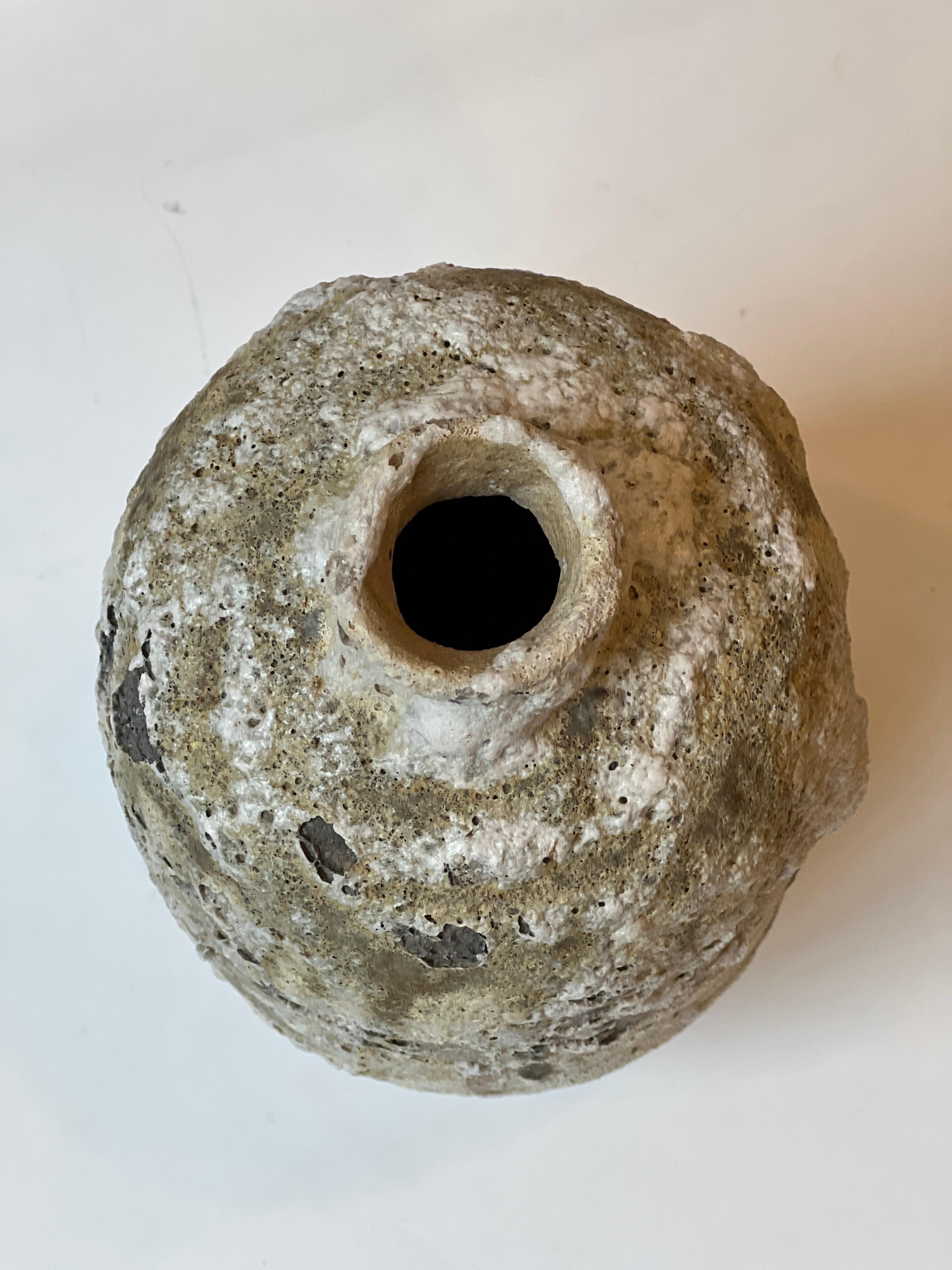 Vase en terre cuite émaillée Cratère fait à la main - grand en vente 2