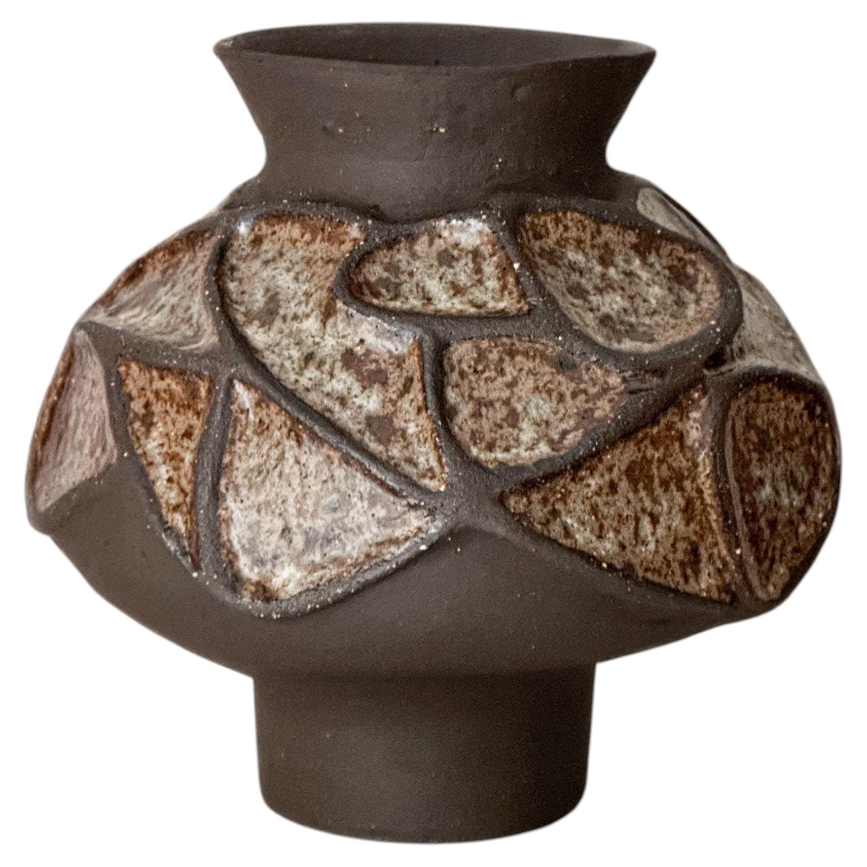 Handmade Textured Ceramic Vase by Maku Ceramic For Sale