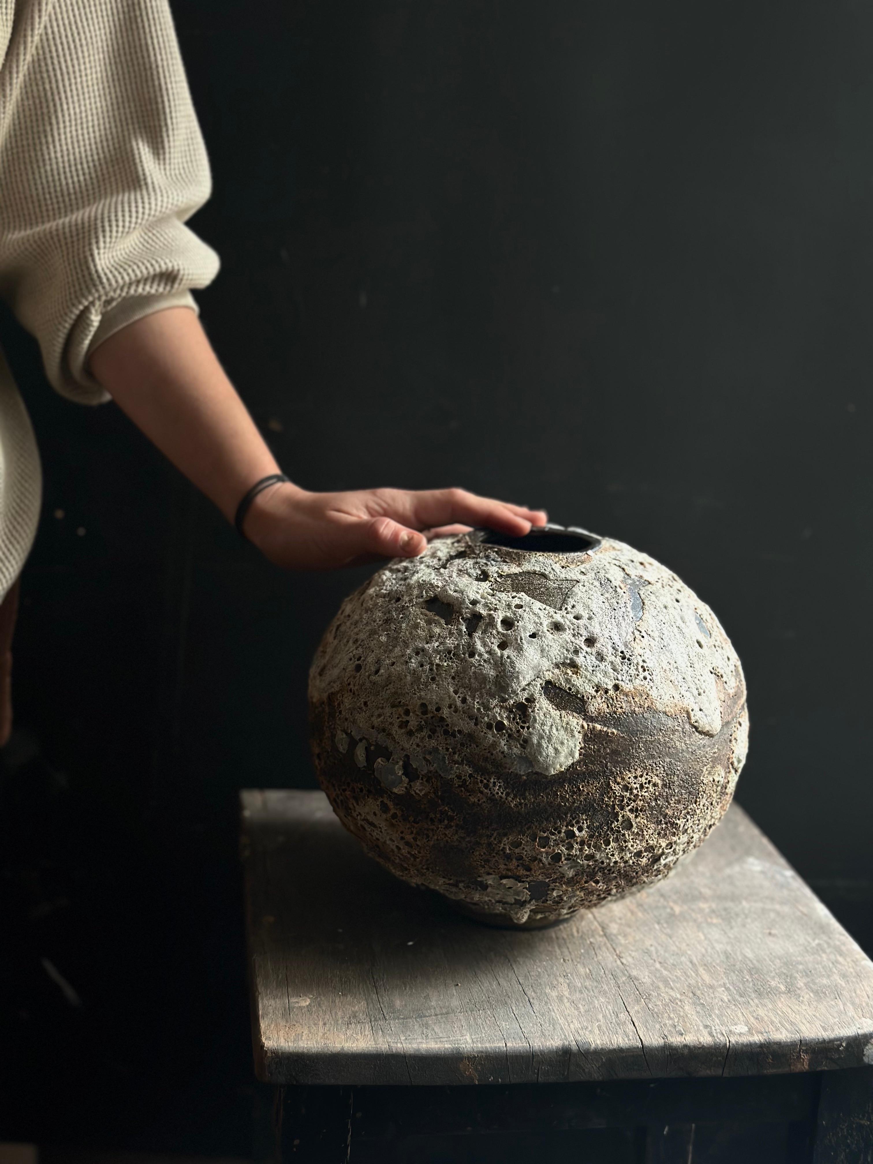 Handmade Textured Round Wabi-Sabi Moon Jar Vase 3