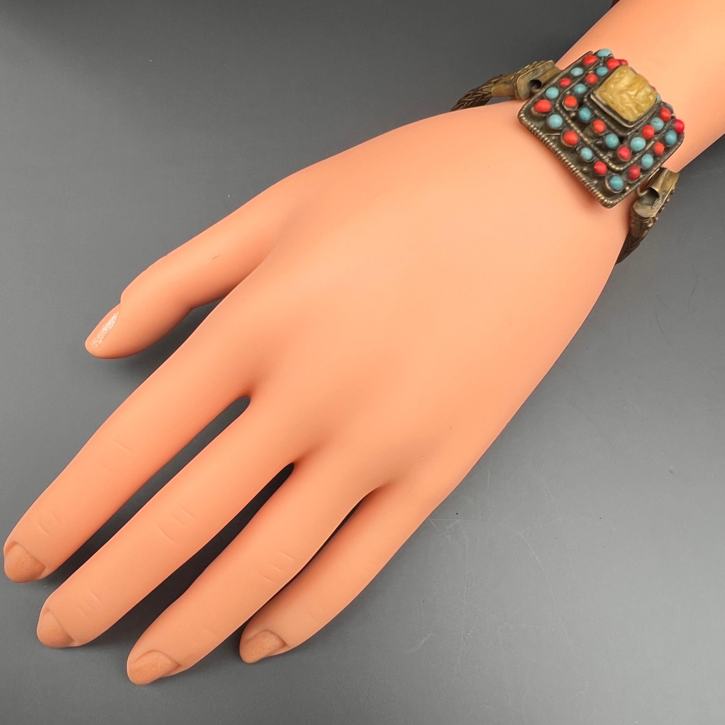 Pulsera tibetana hecha a mano con Ganesha tallado en venta 4