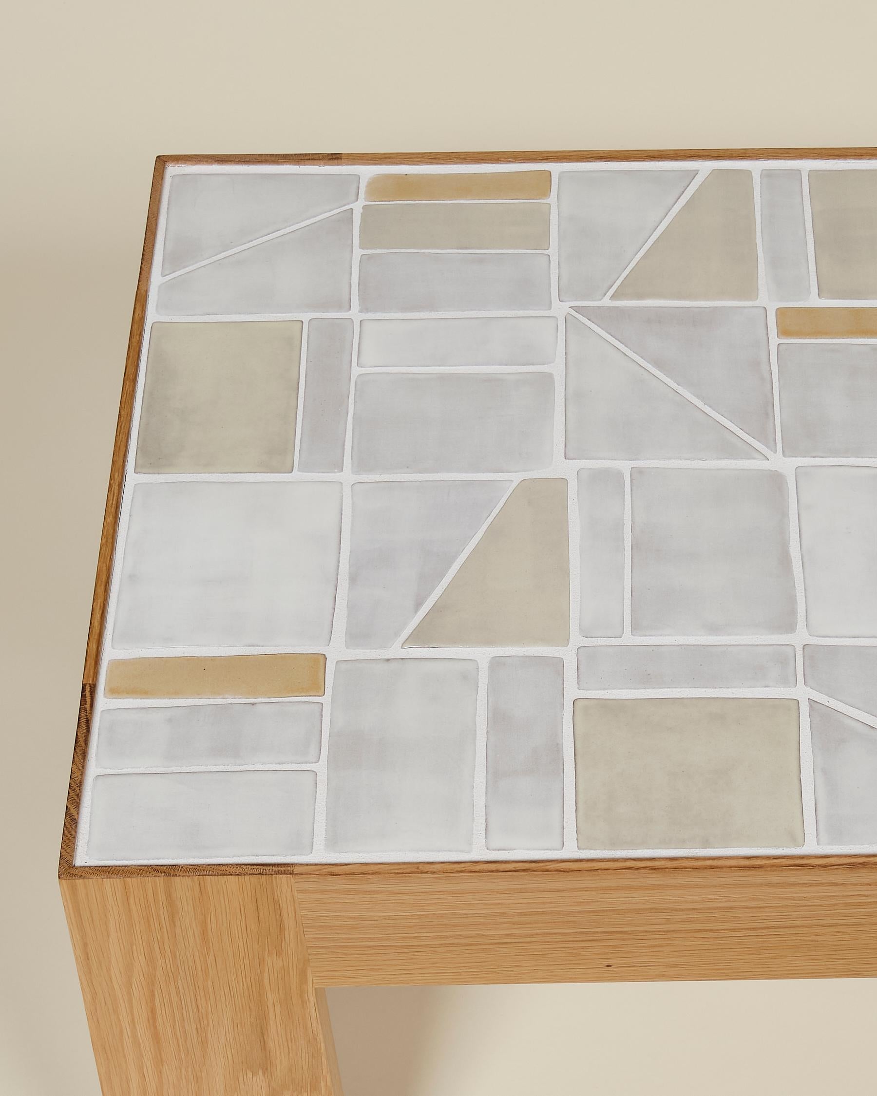 XXIe siècle et contemporain Table basse Lith à plateau en carreaux faite à la main par Lynnea Jean, en stock en vente