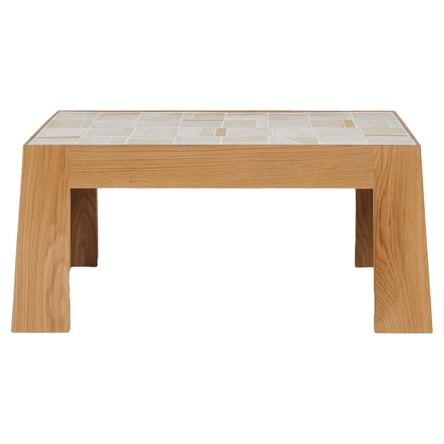 Table basse Lith à plateau en carreaux faite à la main par Lynnea Jean, en stock