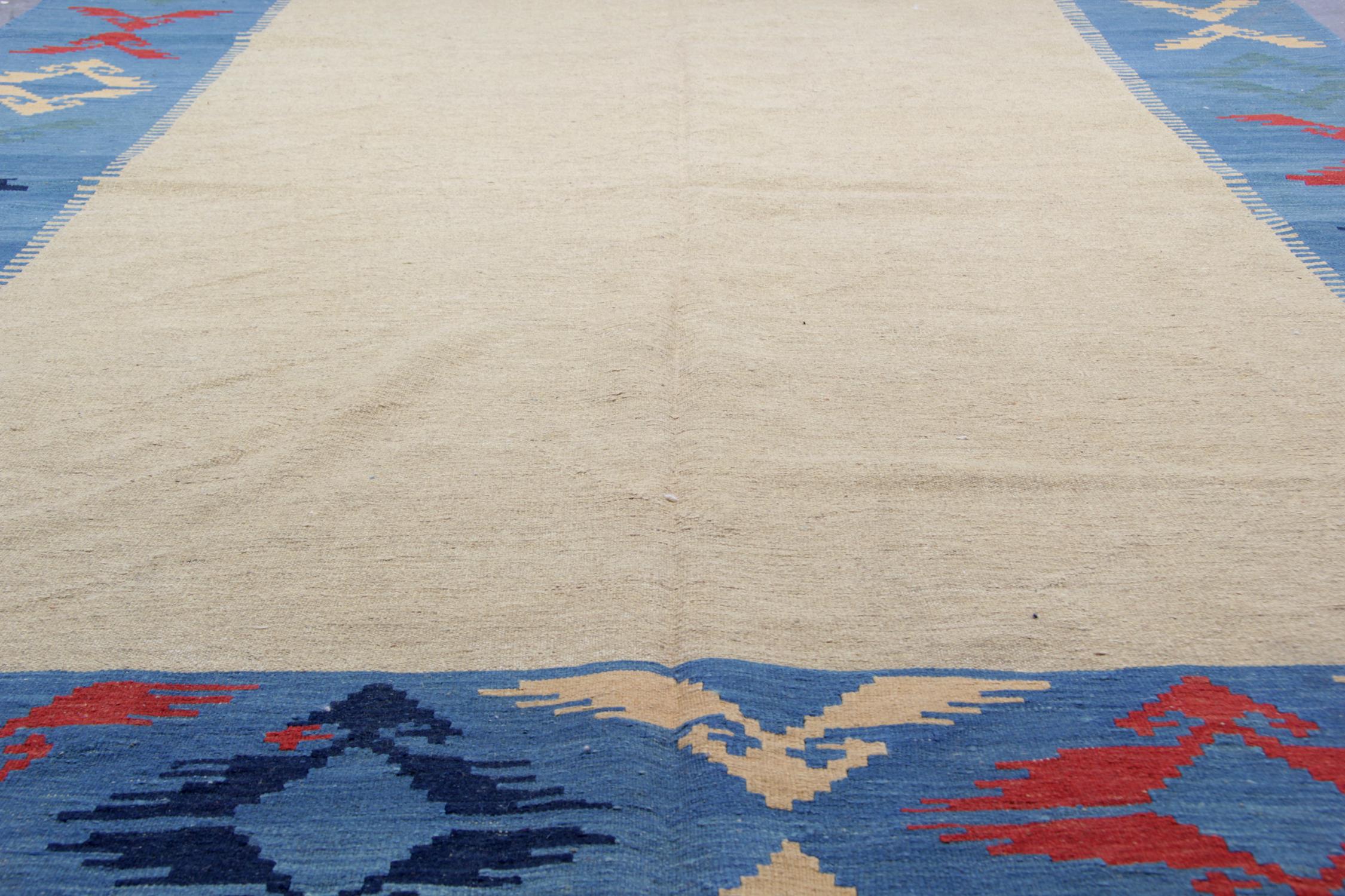 Handmade Traditional Afghan Kilim Modern Cream and Blue Wool Rug In Excellent Condition For Sale In Hampshire, GB