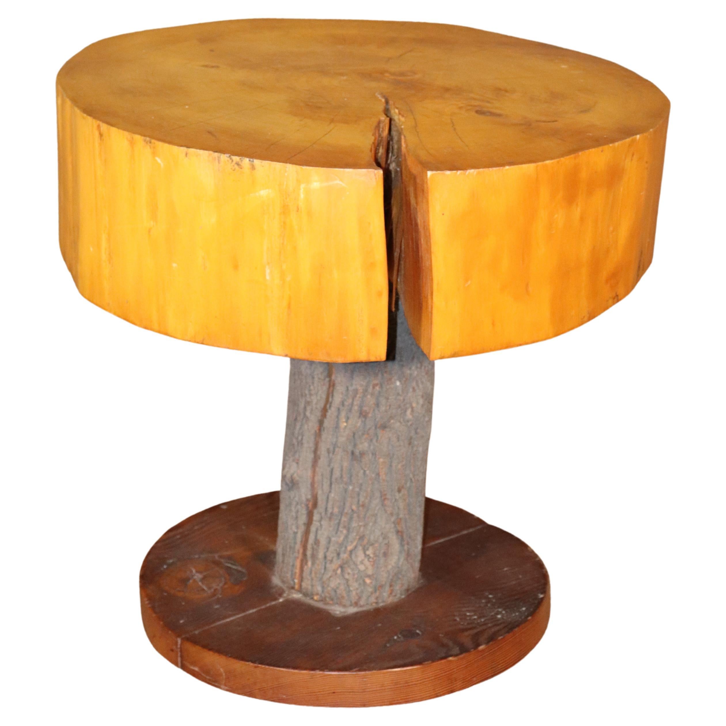 Table en dalles d'arbre faite à la main