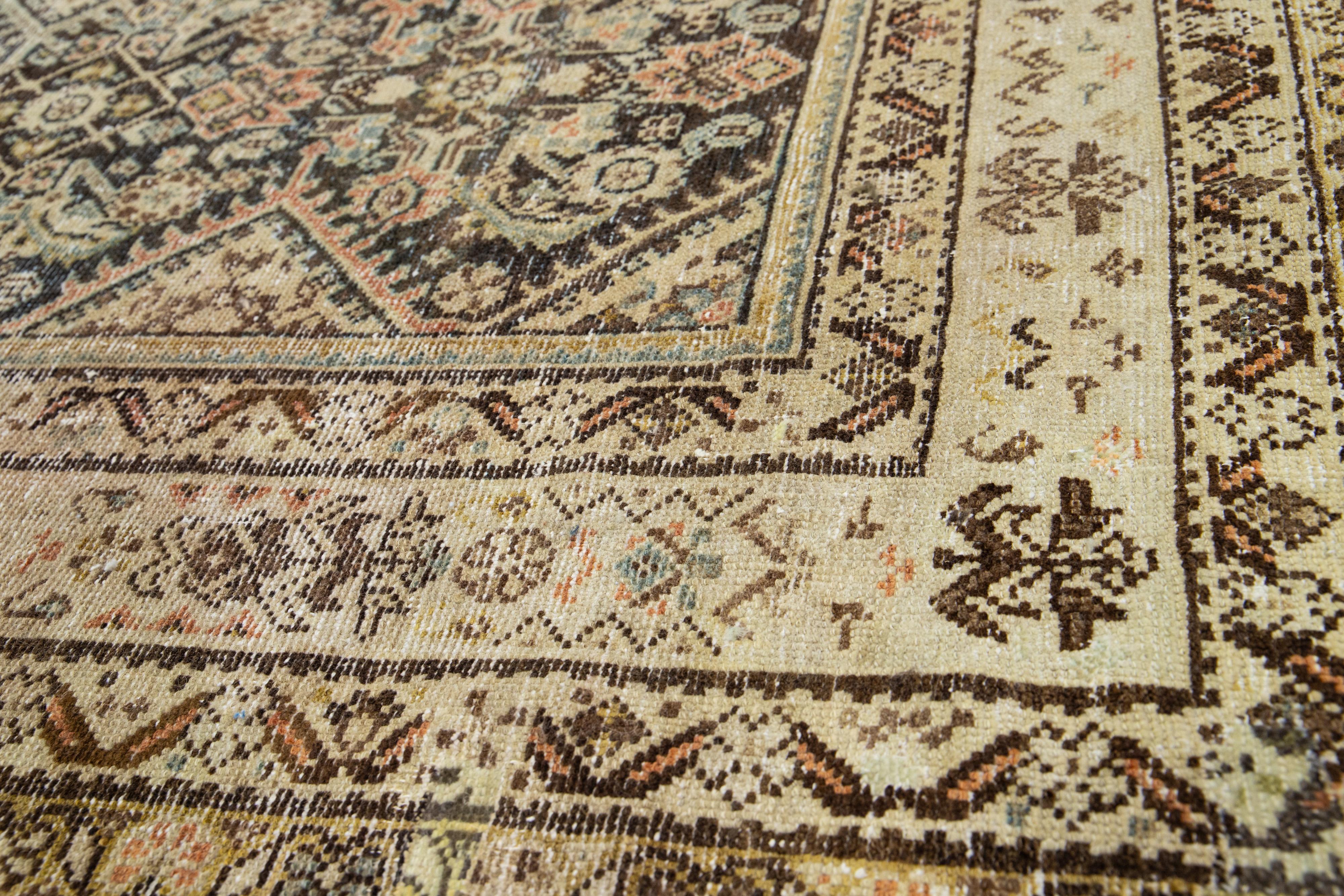 Tapis de couloir tribal antique Malayer fait à la main avec des accents multicolores en vente 1