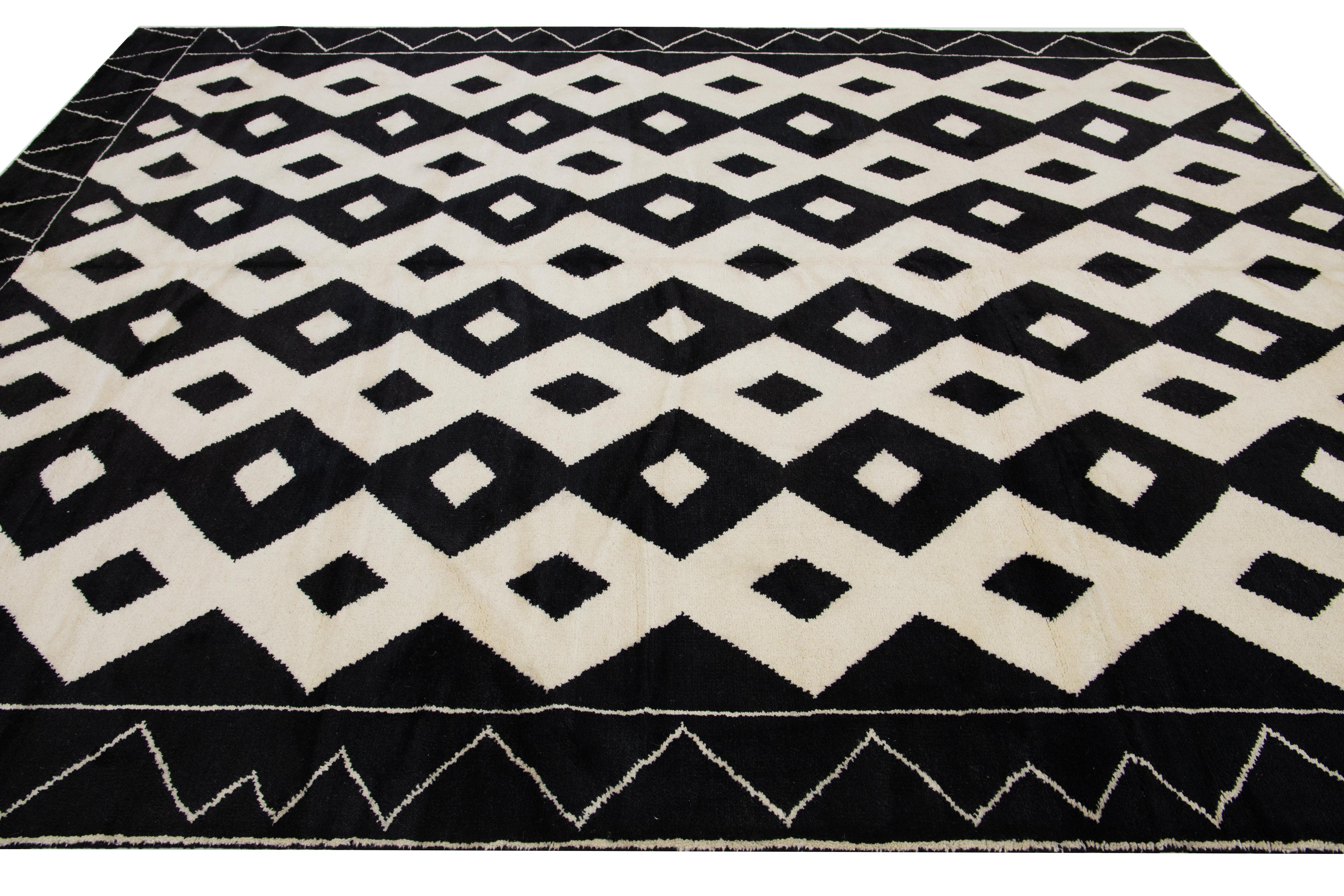 Organic Modern Handmade Tribal Moroccan Style Modern Wool Rug With Ivory and Black Design For Sale