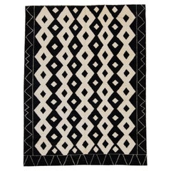 Tapis en laine de style tribal marocain moderne, fait main, avec design ivoire et noir
