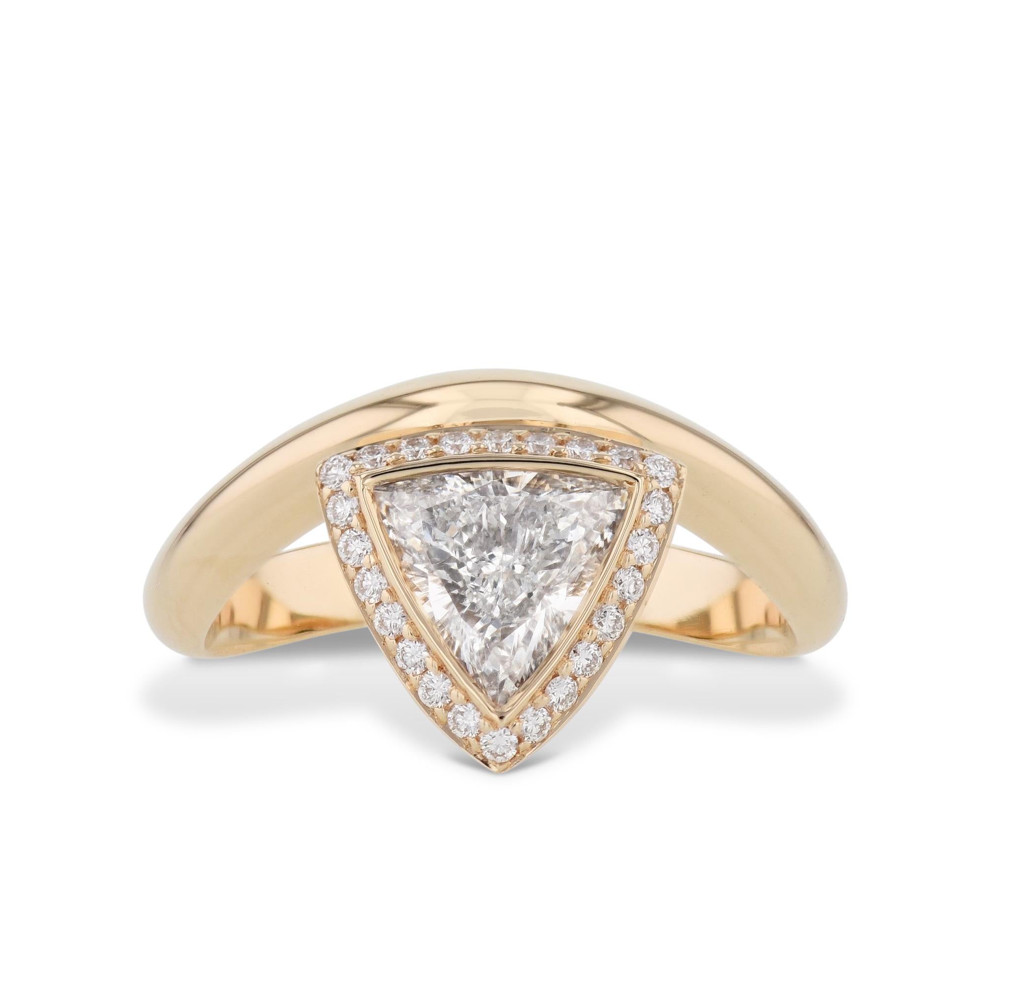Handgefertigter Trillion Diamant-Verlobungsring aus Roségold (Moderne) im Angebot