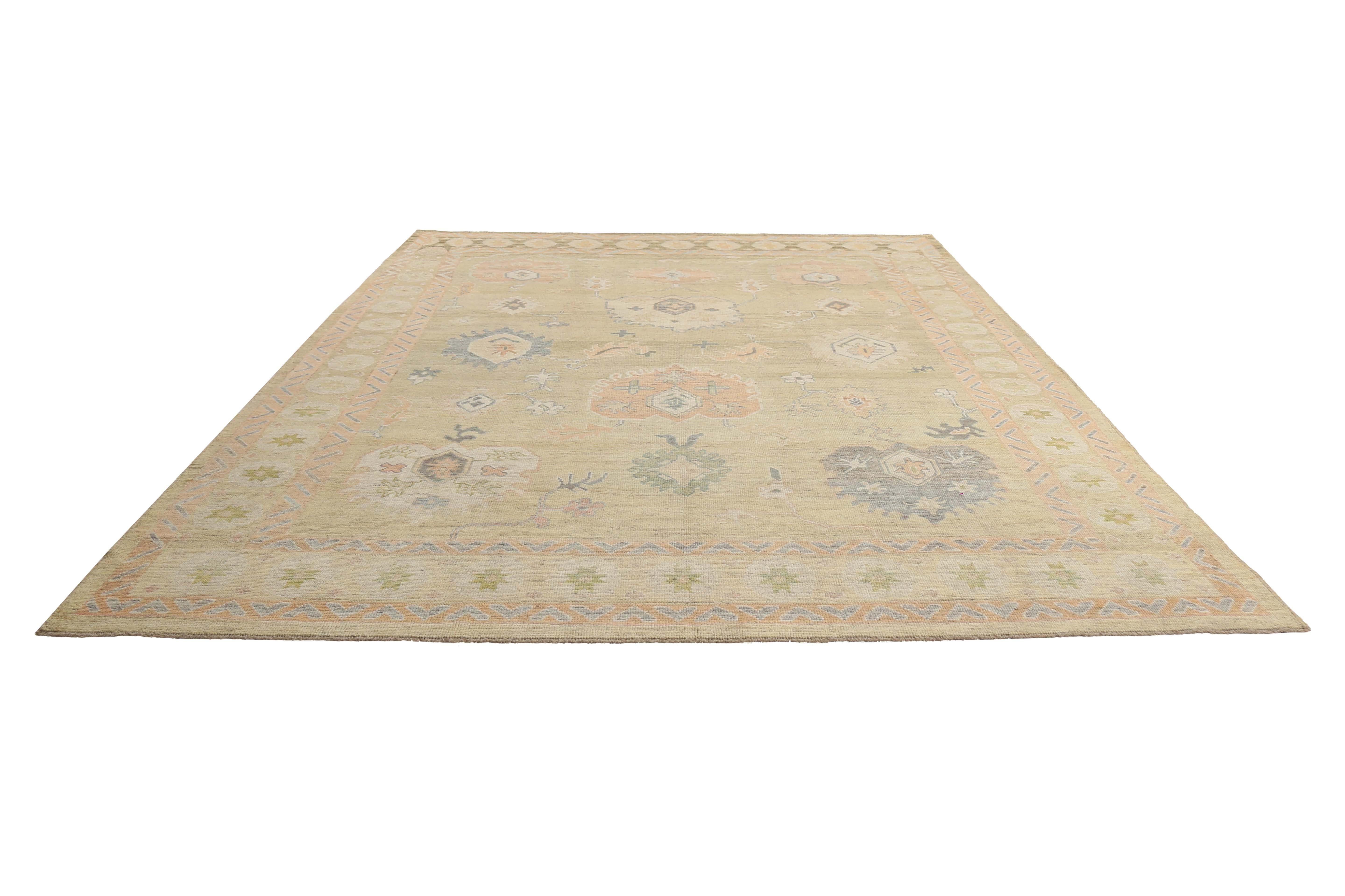 Handmade Turkish Oushak Rug - Beige Background with Natural Coloring For Sale 4