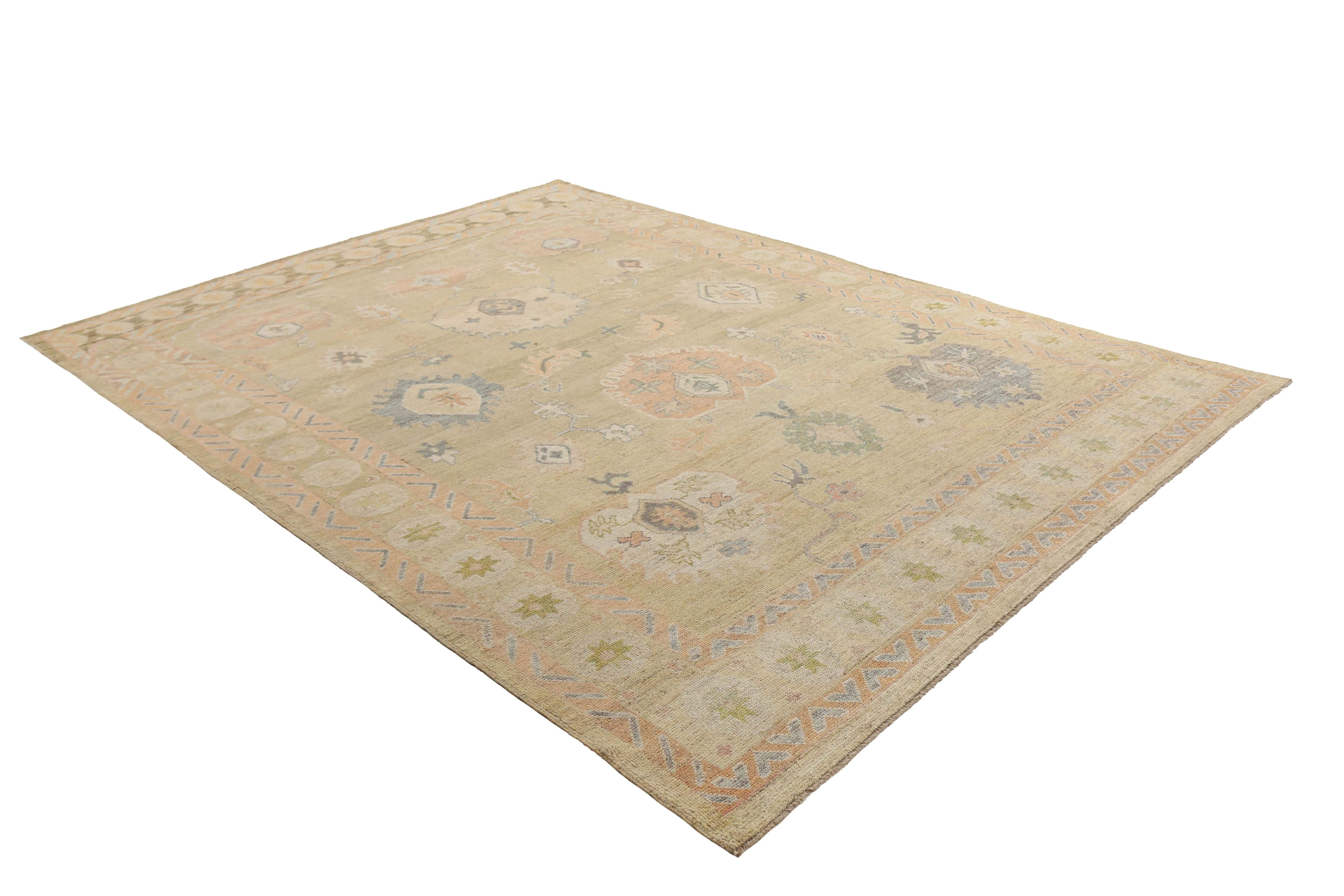 Handmade Turkish Oushak Rug - Beige Background with Natural Coloring For Sale 5