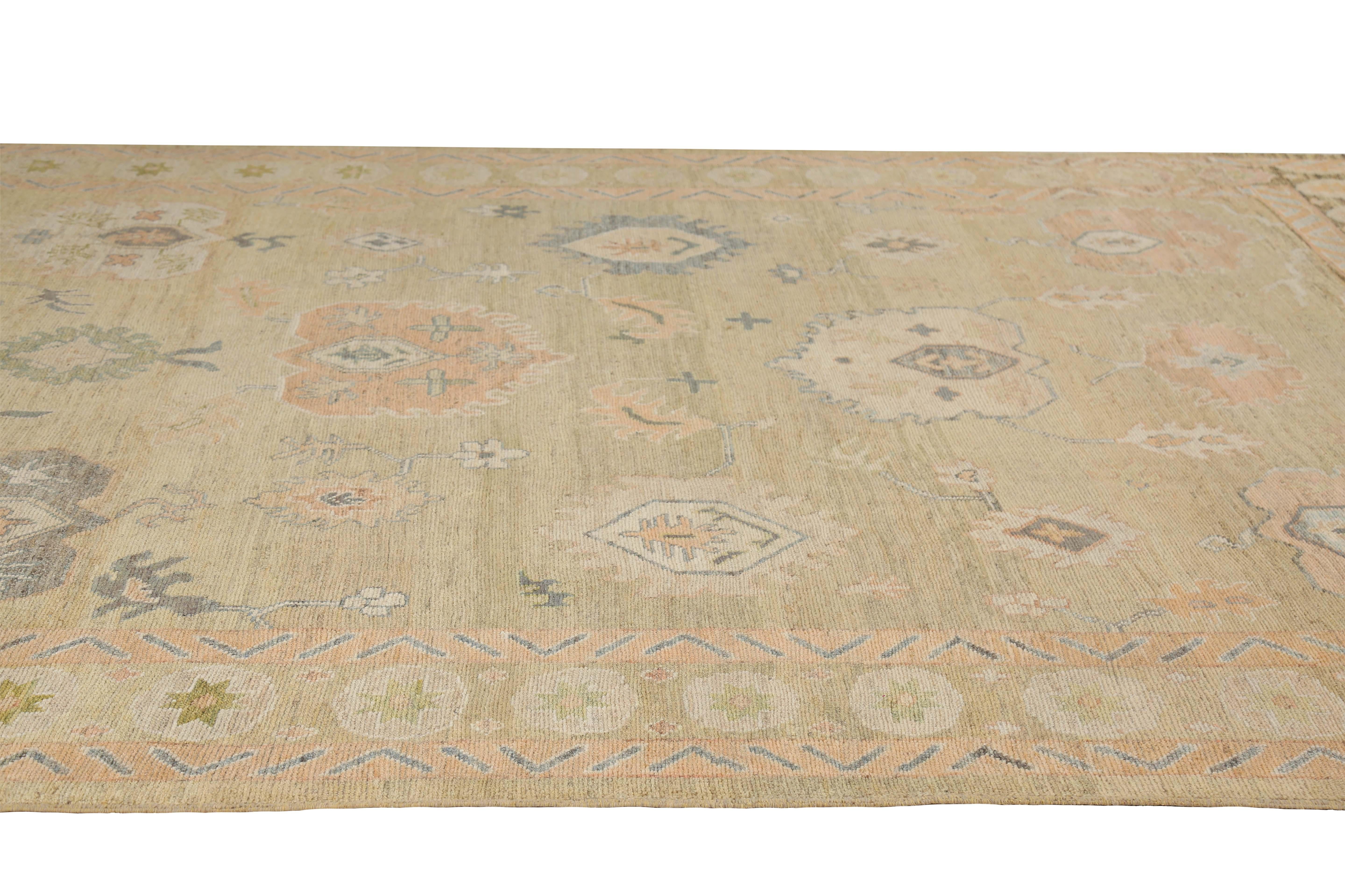 Handmade Turkish Oushak Rug - Beige Background with Natural Coloring For Sale 2