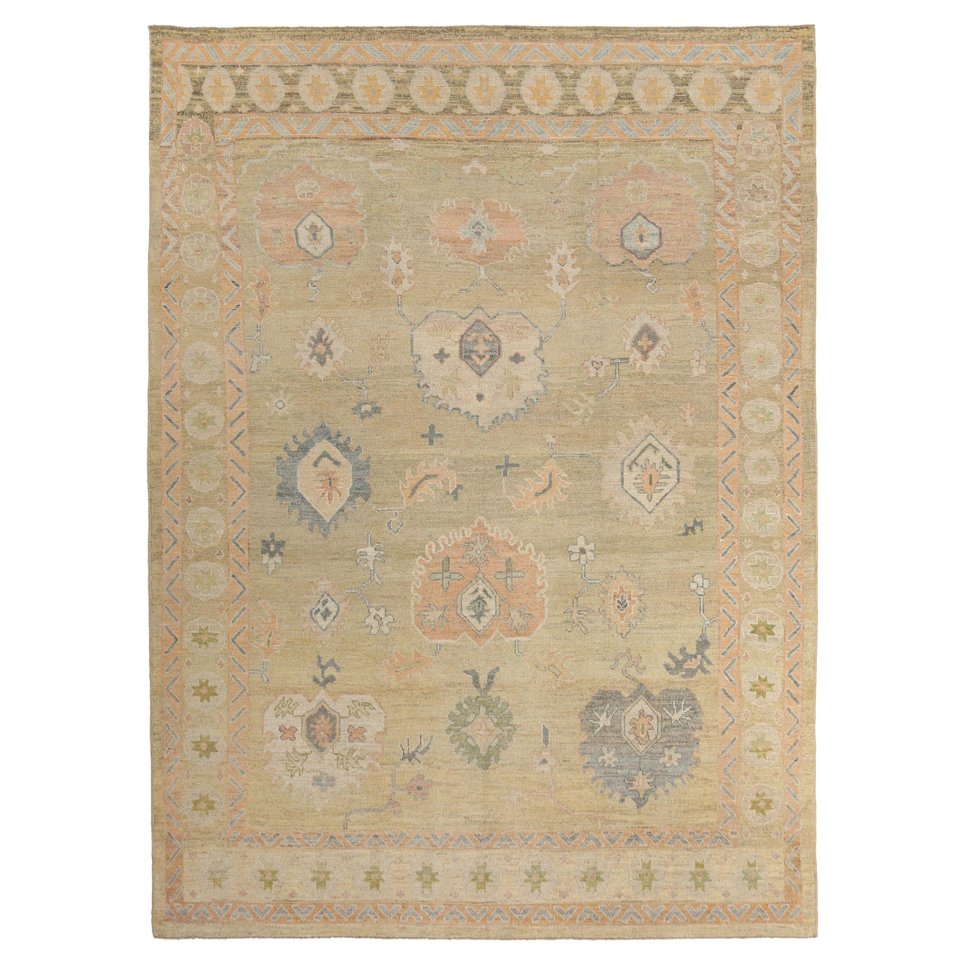 Handmade Turkish Oushak Rug - Beige Background with Natural Coloring For Sale