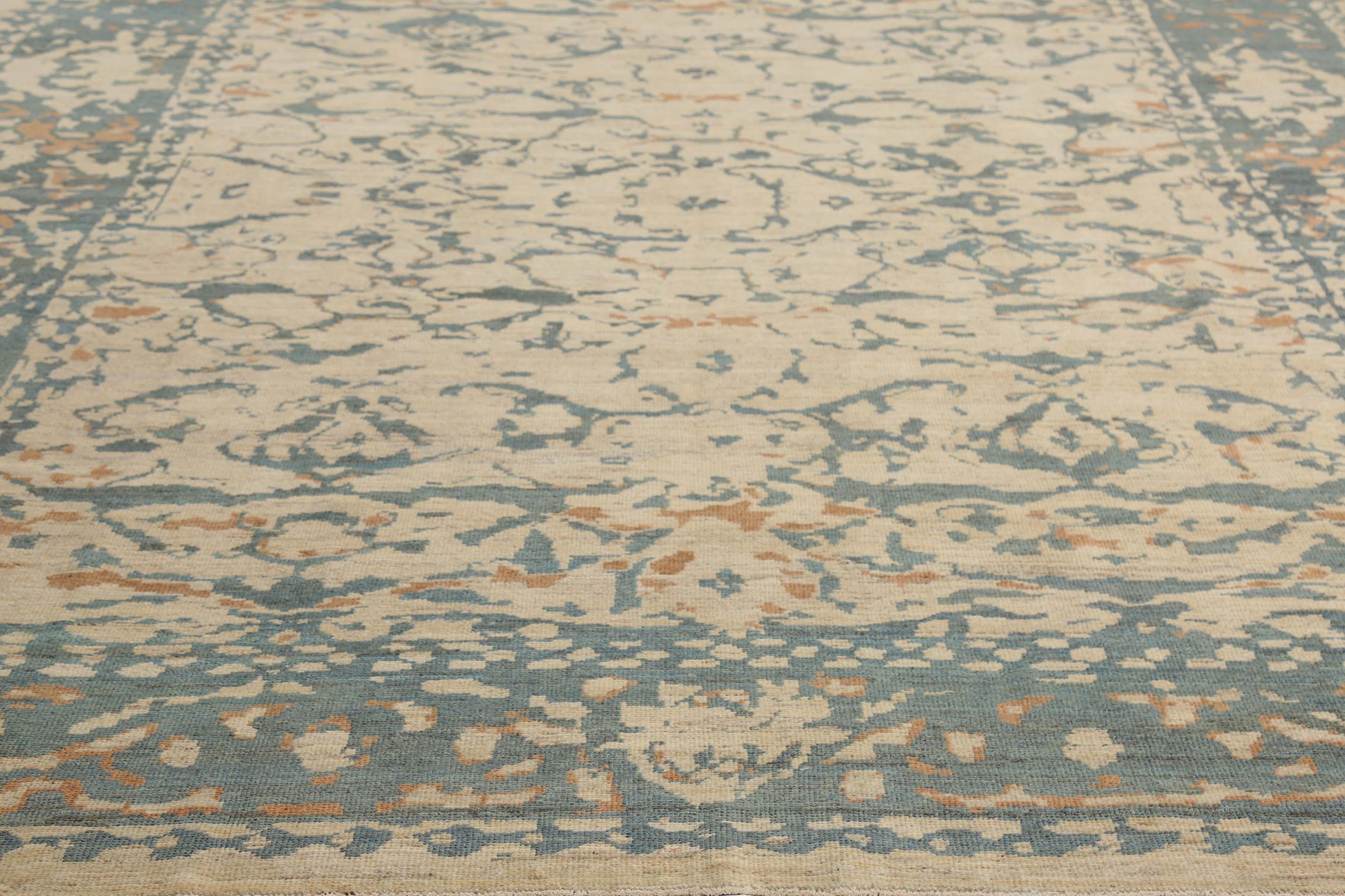 Handgefertigter türkischer Sultanabad-Teppich – modernes Design mit blauem, grünem und orangefarbenem Kragen (Handgewebt) im Angebot