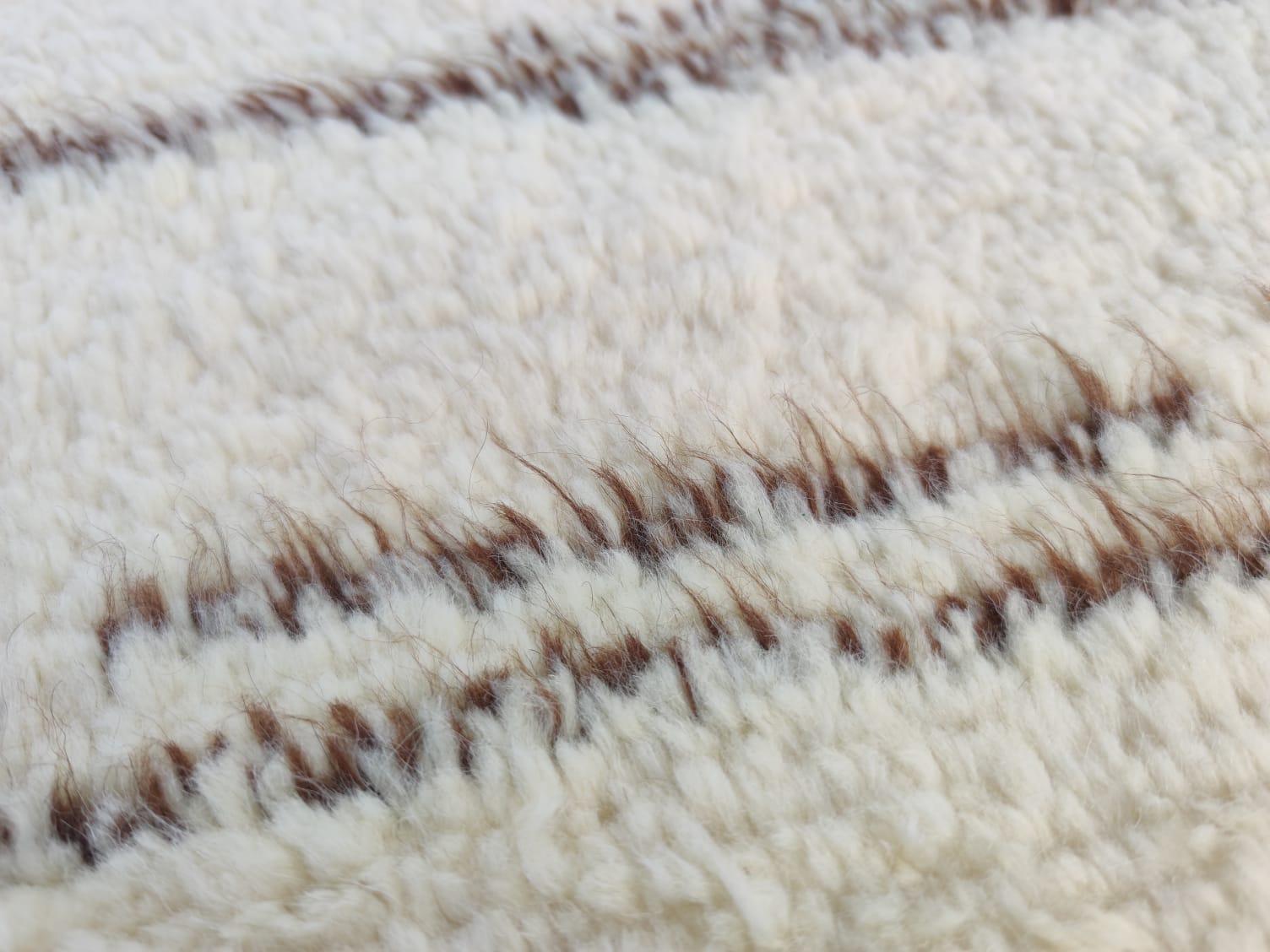 Handgefertigter türkischer Tulu-Teppich, 100 % natürliche, unbefärbte Wolle, moderner skandinavischer Teppich im Angebot 3