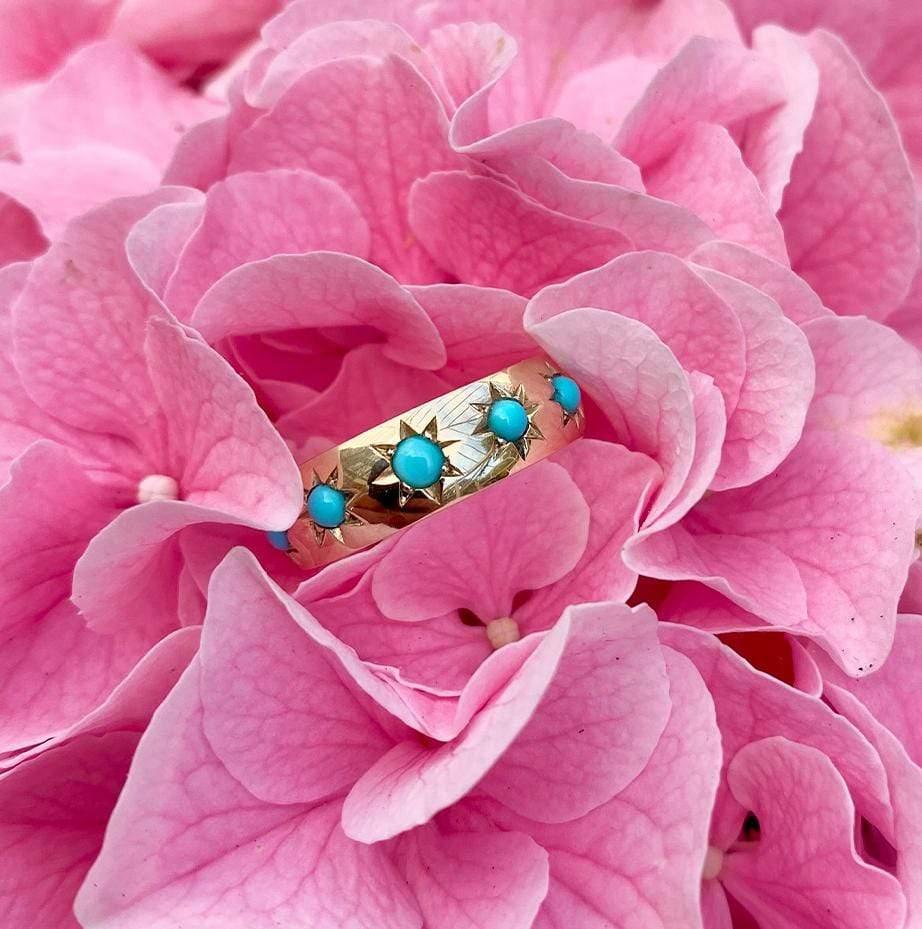 For Sale:  Made to Order Turquoise 18ct Gold Star Set Ring 5