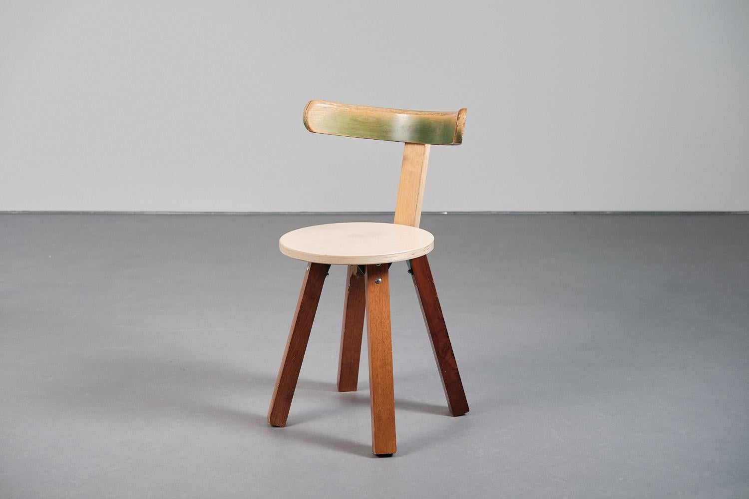Einzigartiger Stuhl T400 aus recyceltem Holz von Curro Claret (Spanisch) im Angebot