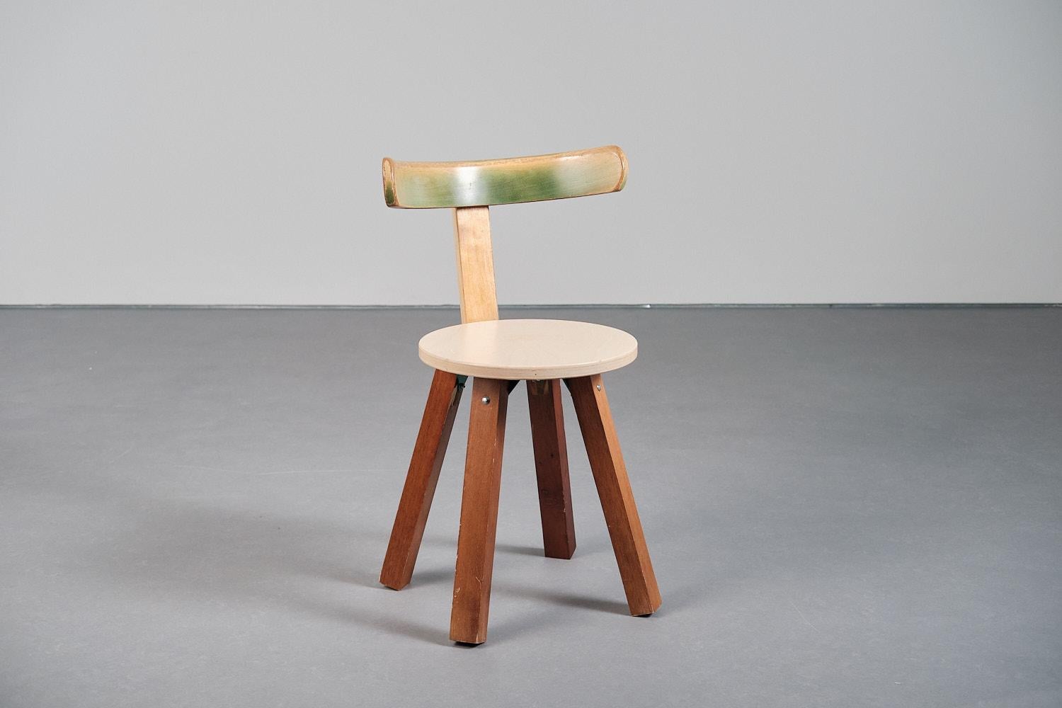 Einzigartiger Stuhl T400 aus recyceltem Holz von Curro Claret im Zustand „Hervorragend“ im Angebot in Barcelona, ES