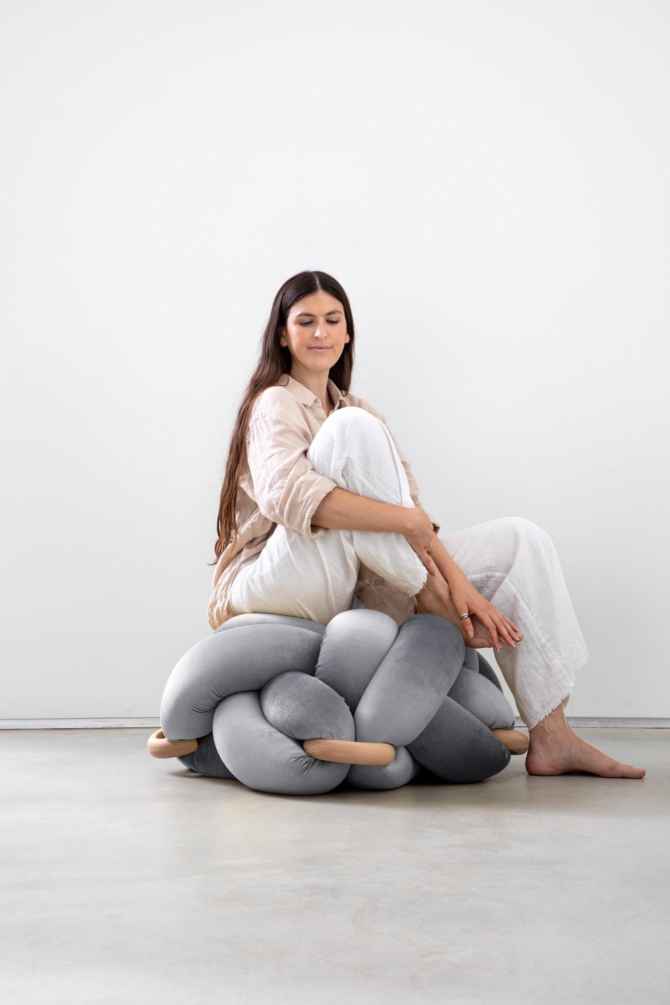 Add a slice of style to your home with the help of our gorgeously knot floor Ottomans. These ottomans are beautiful and functional and are the perfect conversation piece. 
Size: 75X75 cm / 30X30 inch
Height: 35 cm / 14 inch
