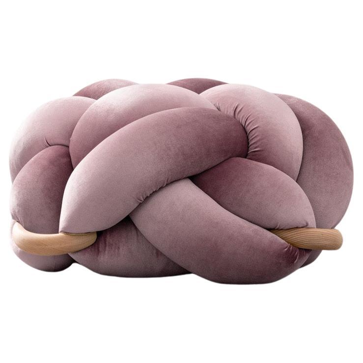 Handgefertigter Sonnenlicht-Ottoman aus Samt mit gelbem Knot 30X30 Zoll von Knots Studio im Angebot
