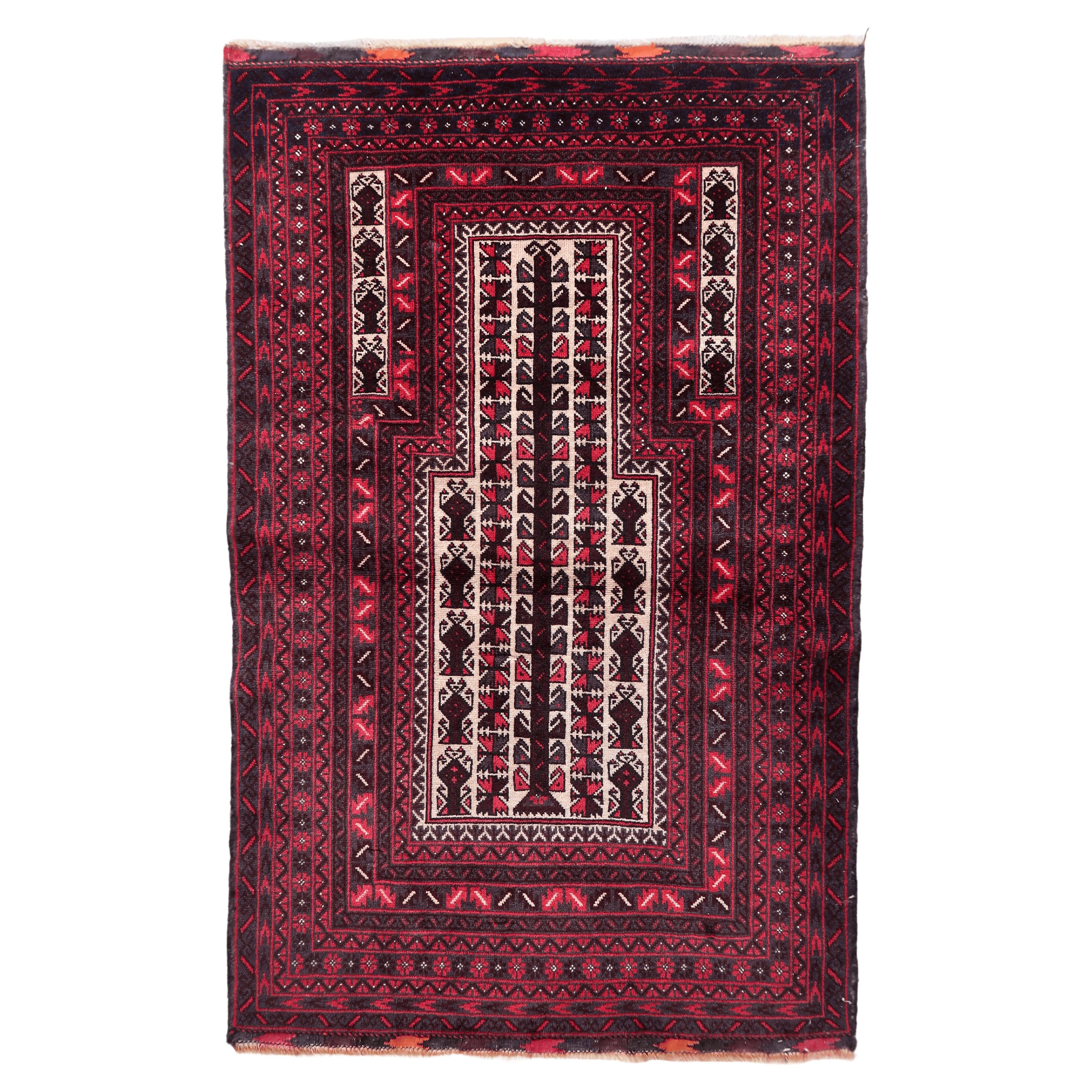 Handgefertigter afghanischer Baluch-Gebetteppich im Vintage-Stil 2,6' x 4,5', 1960er Jahre, 1C1093 im Angebot
