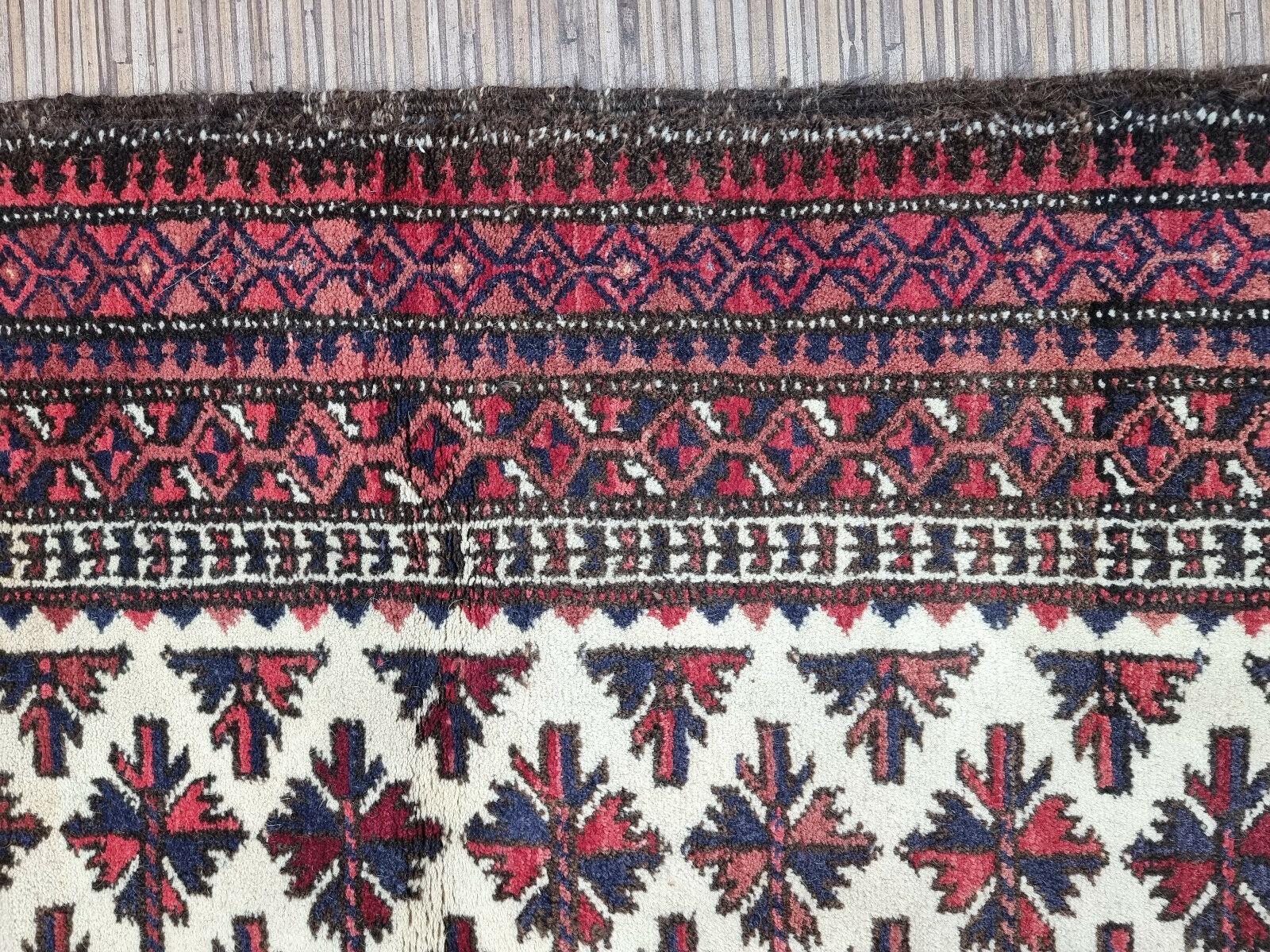 Handmade Vintage Afghan Baluch Prayer Rug 2.7' x 5.5', 1950s - 1D90 For Sale 4