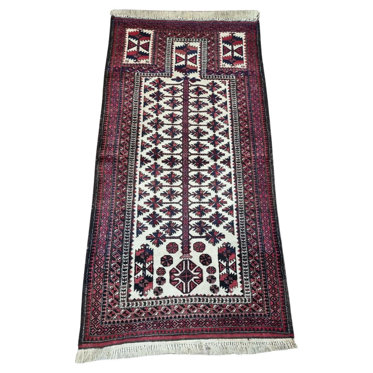 Handmade Vintage Afghan Baluch Prayer Rug 2.7' x 5.5', 1950s - 1D90 For Sale
