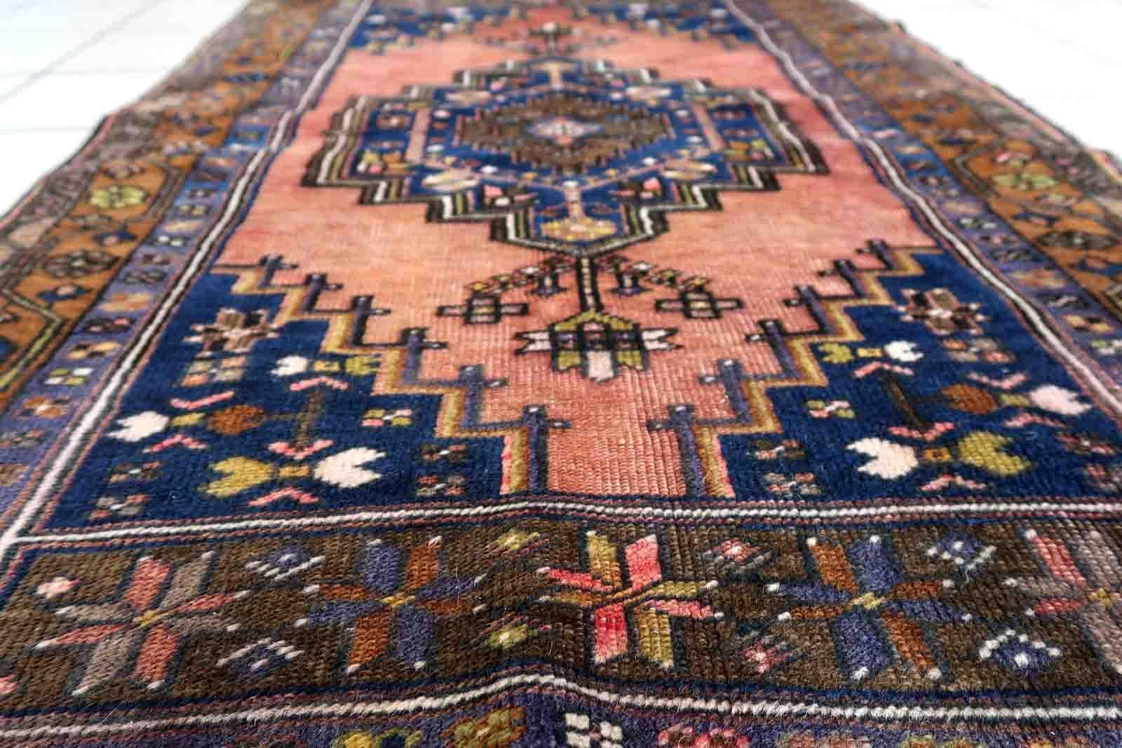 Handmade Vintage Afghan Baluch Rug, 1940s, 1C926 In Good Condition For Sale In Bordeaux, FR