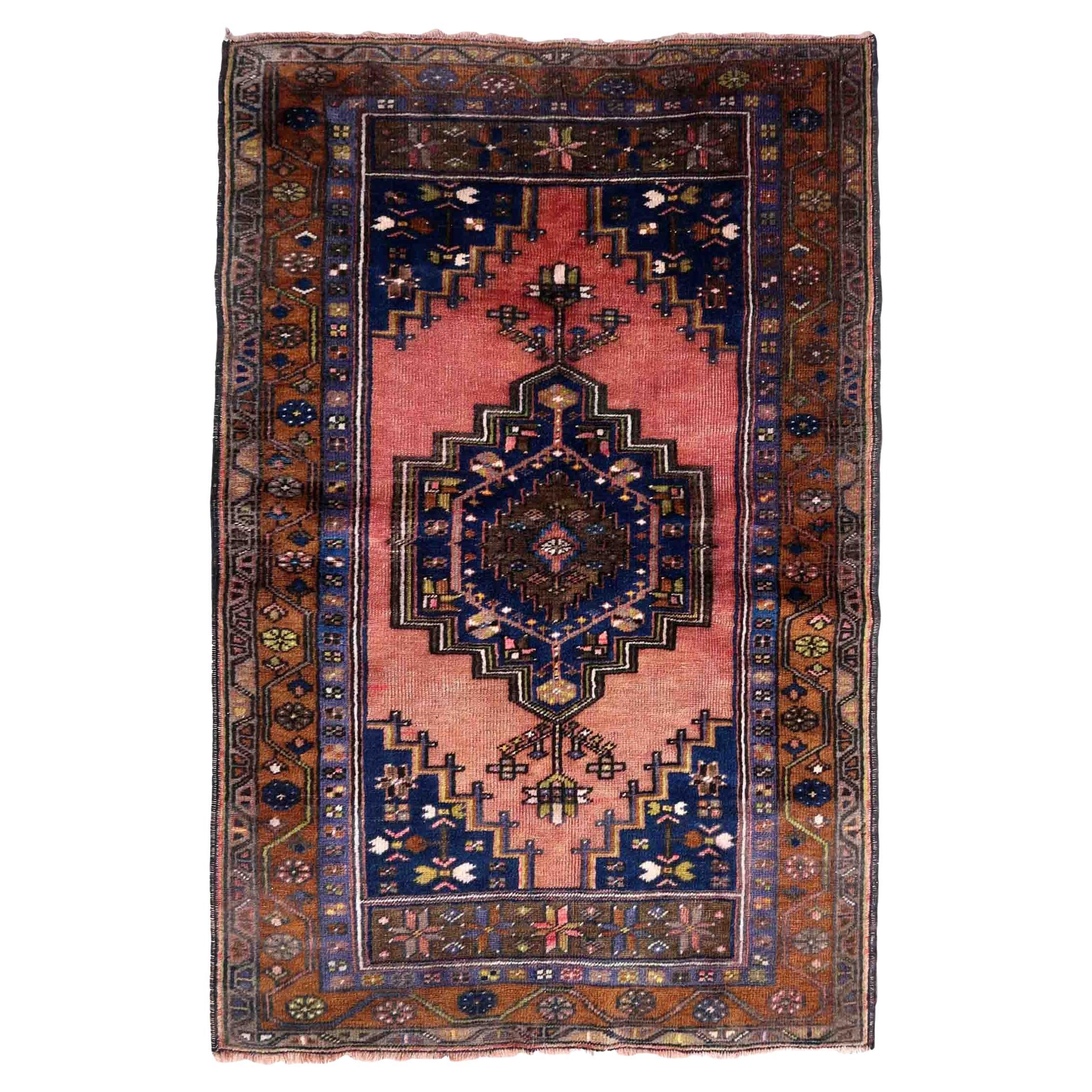 Handmade Vintage Afghan Baluch Rug, 1940s, 1C926 For Sale