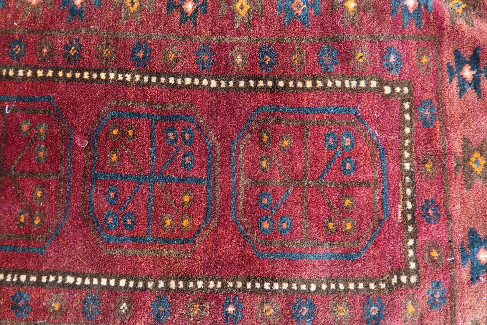 Tappeto afgano d'epoca Baluch fatto a mano 2' x 3,5' 1950 - 1С1169 in vendita 2